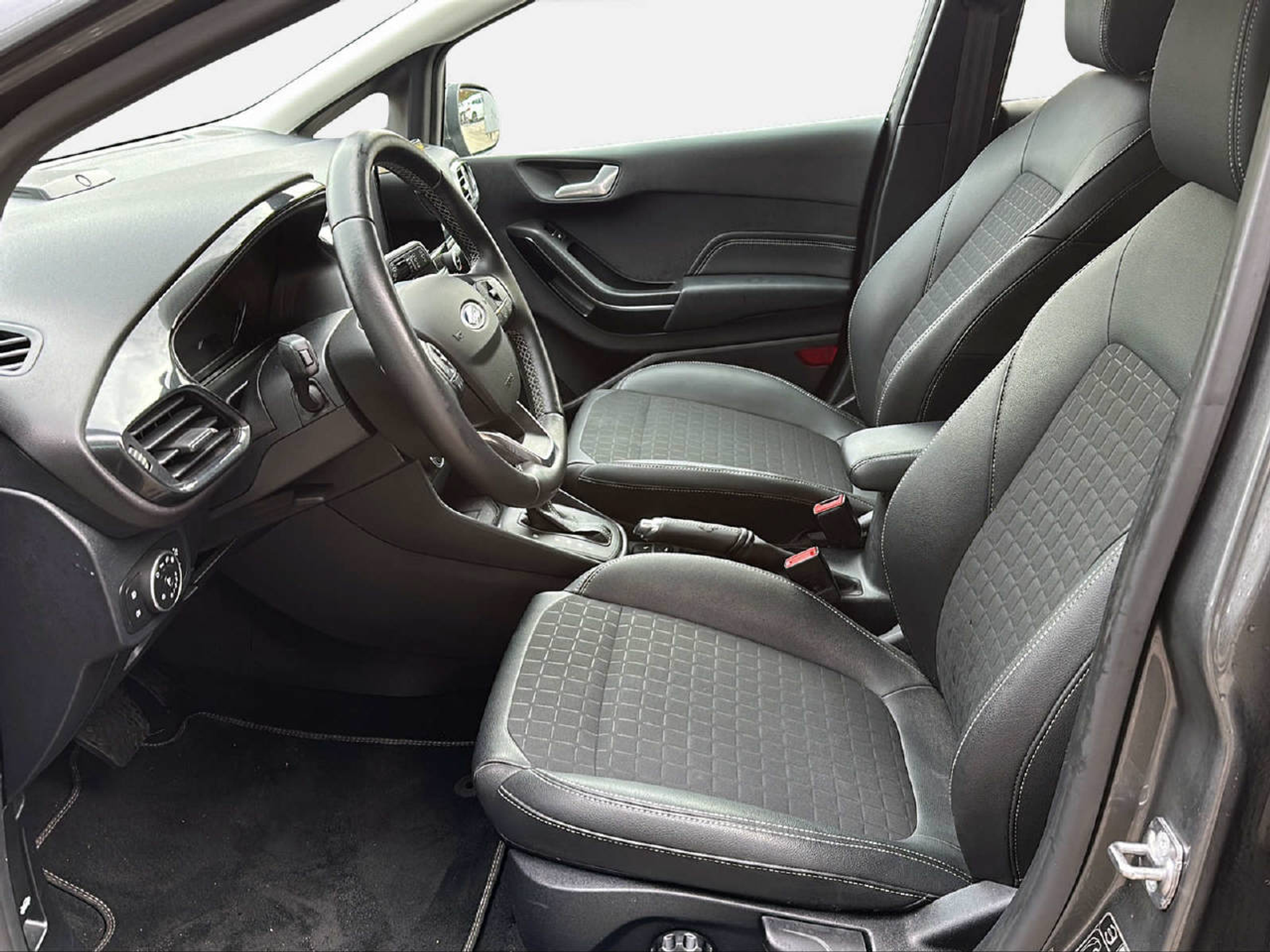 listing desktop thumbnail image 12