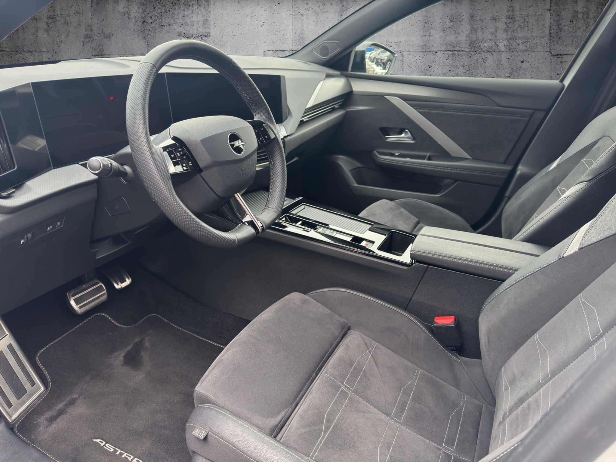 listing desktop thumbnail image 1