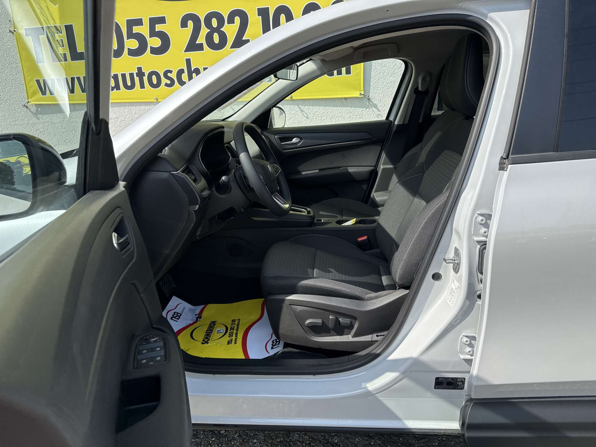 listing desktop thumbnail image 6