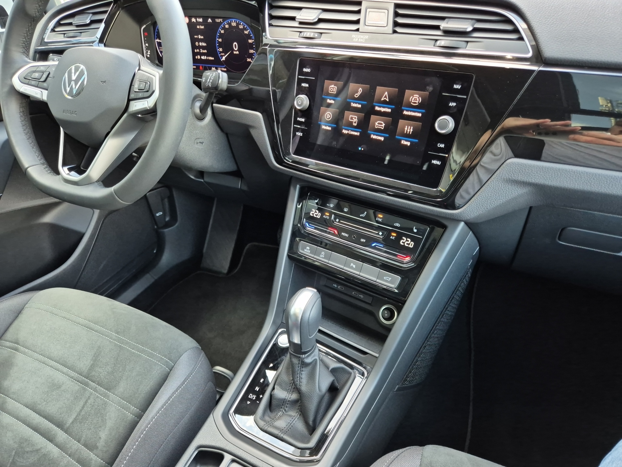 listing desktop thumbnail image 15