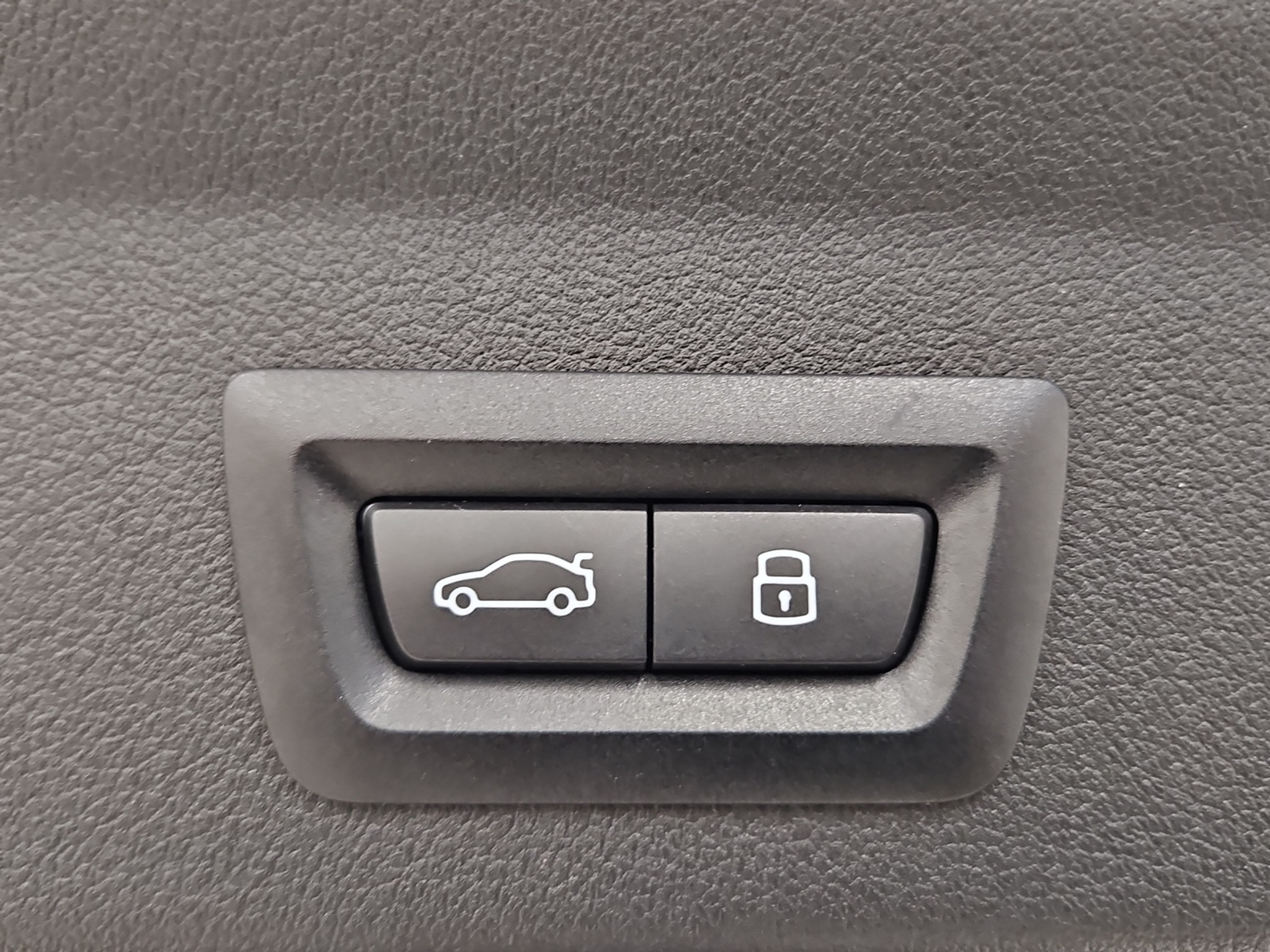 listing desktop thumbnail image 15