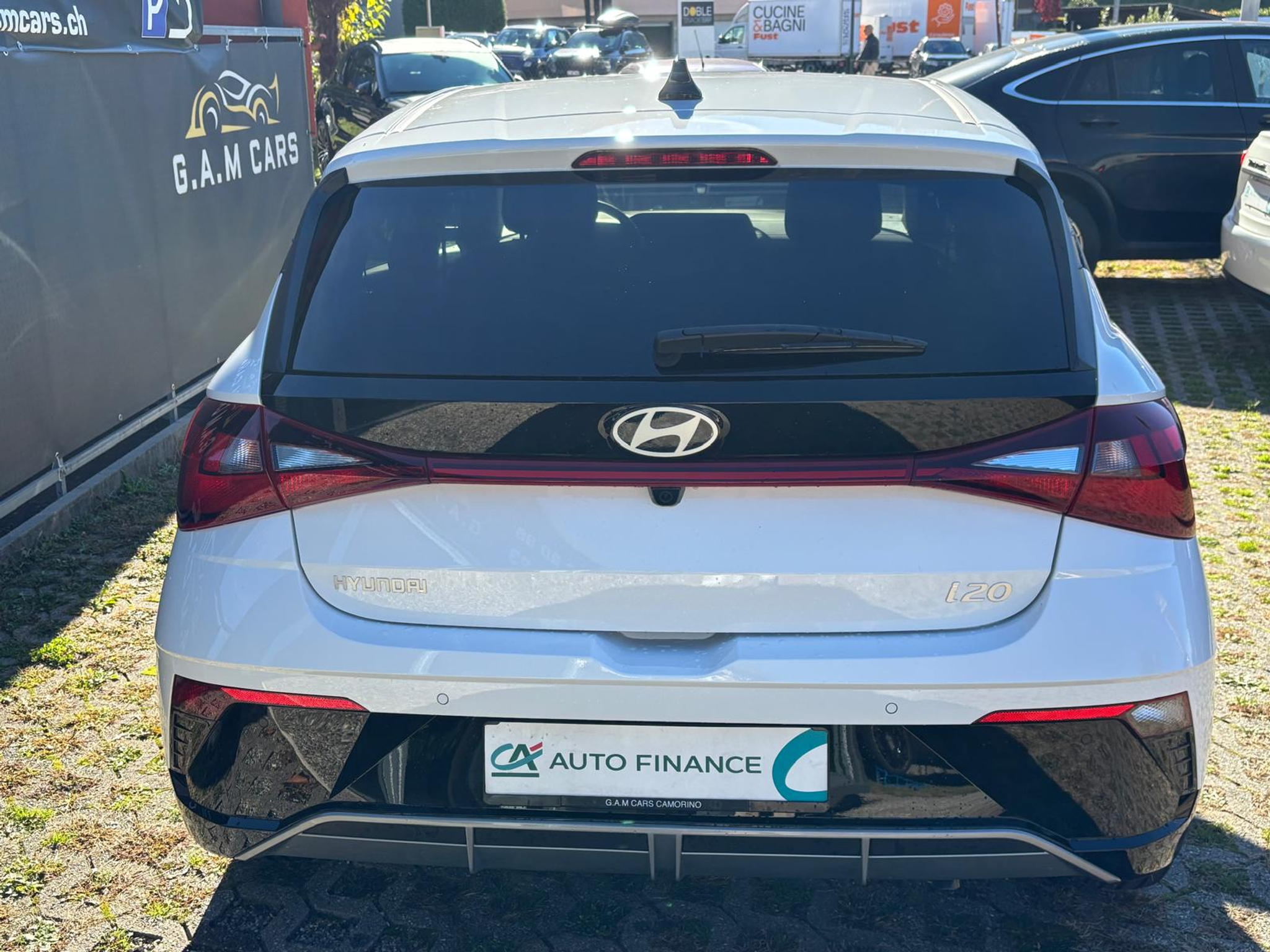 listing desktop thumbnail image 3