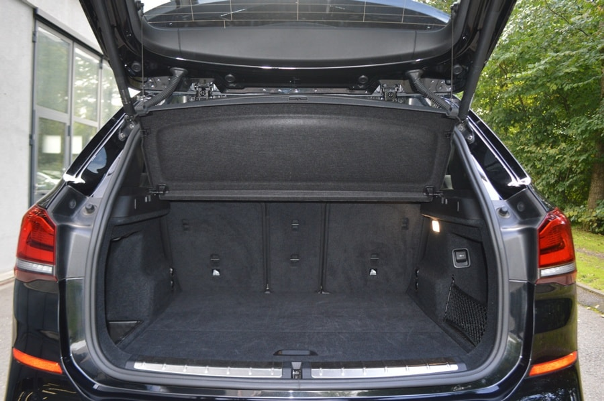 listing desktop thumbnail image 11