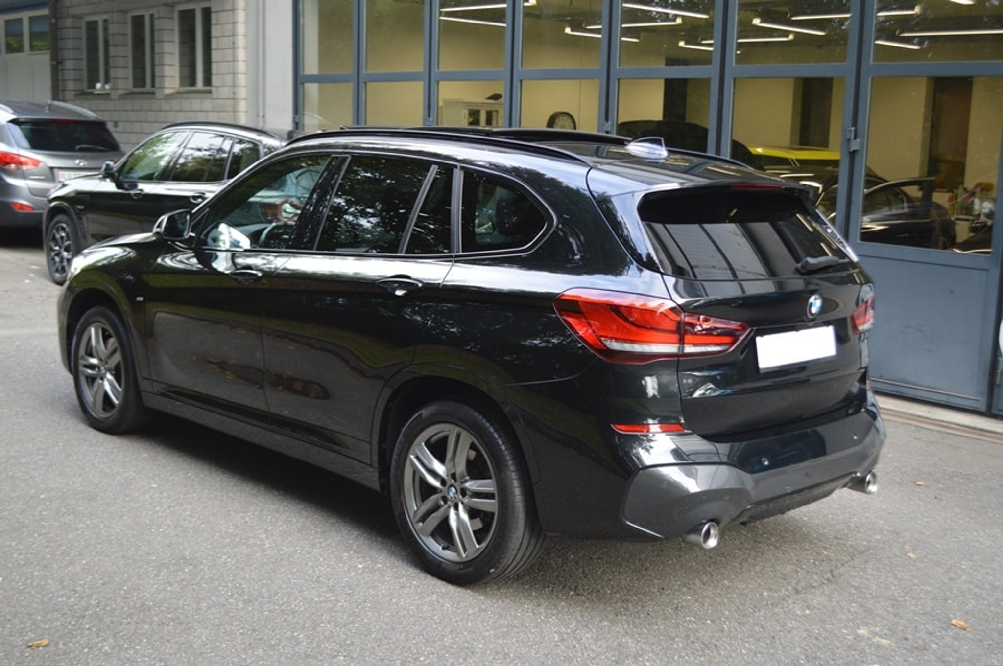 listing desktop thumbnail image 4