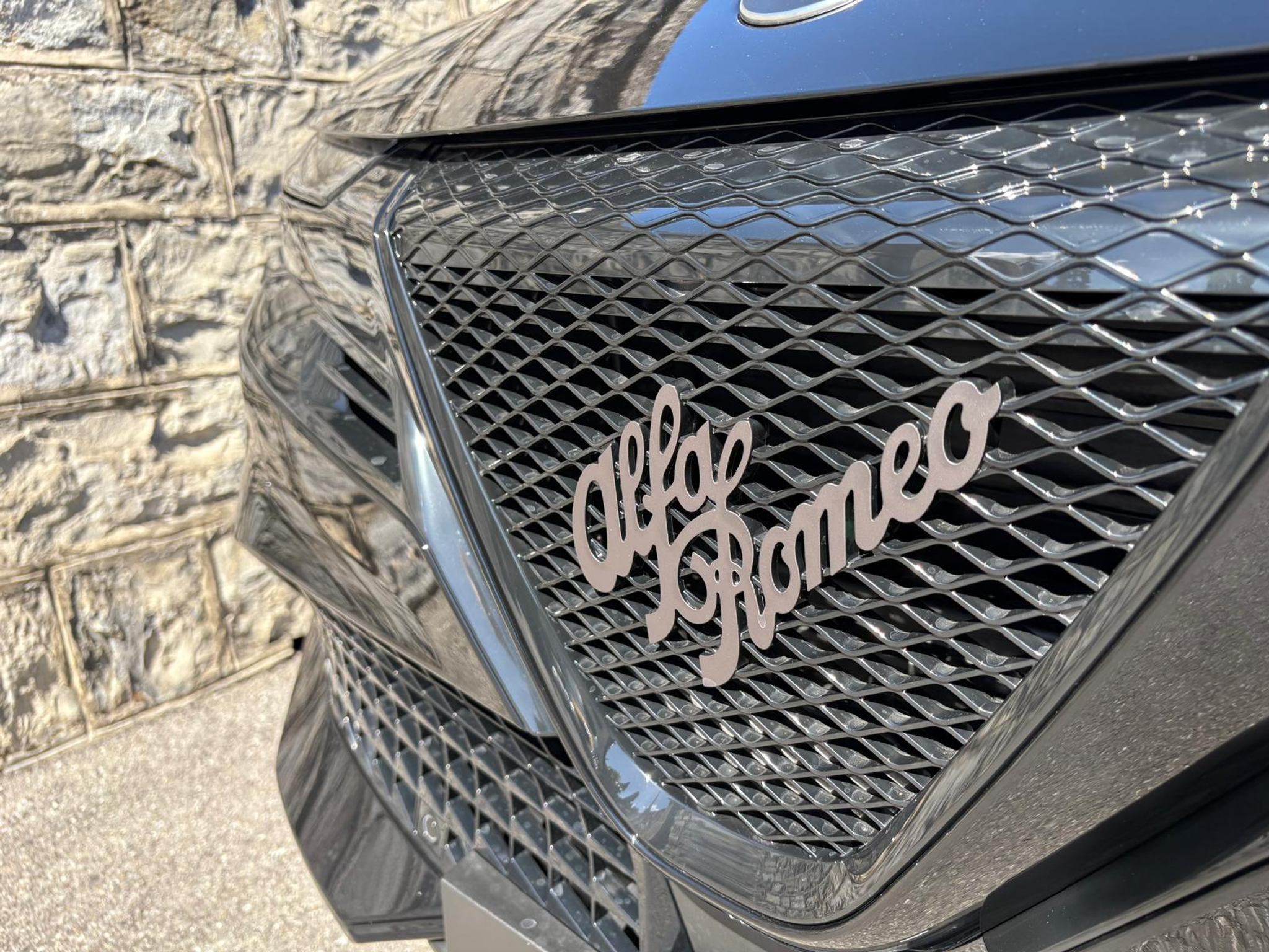 listing desktop thumbnail image 4