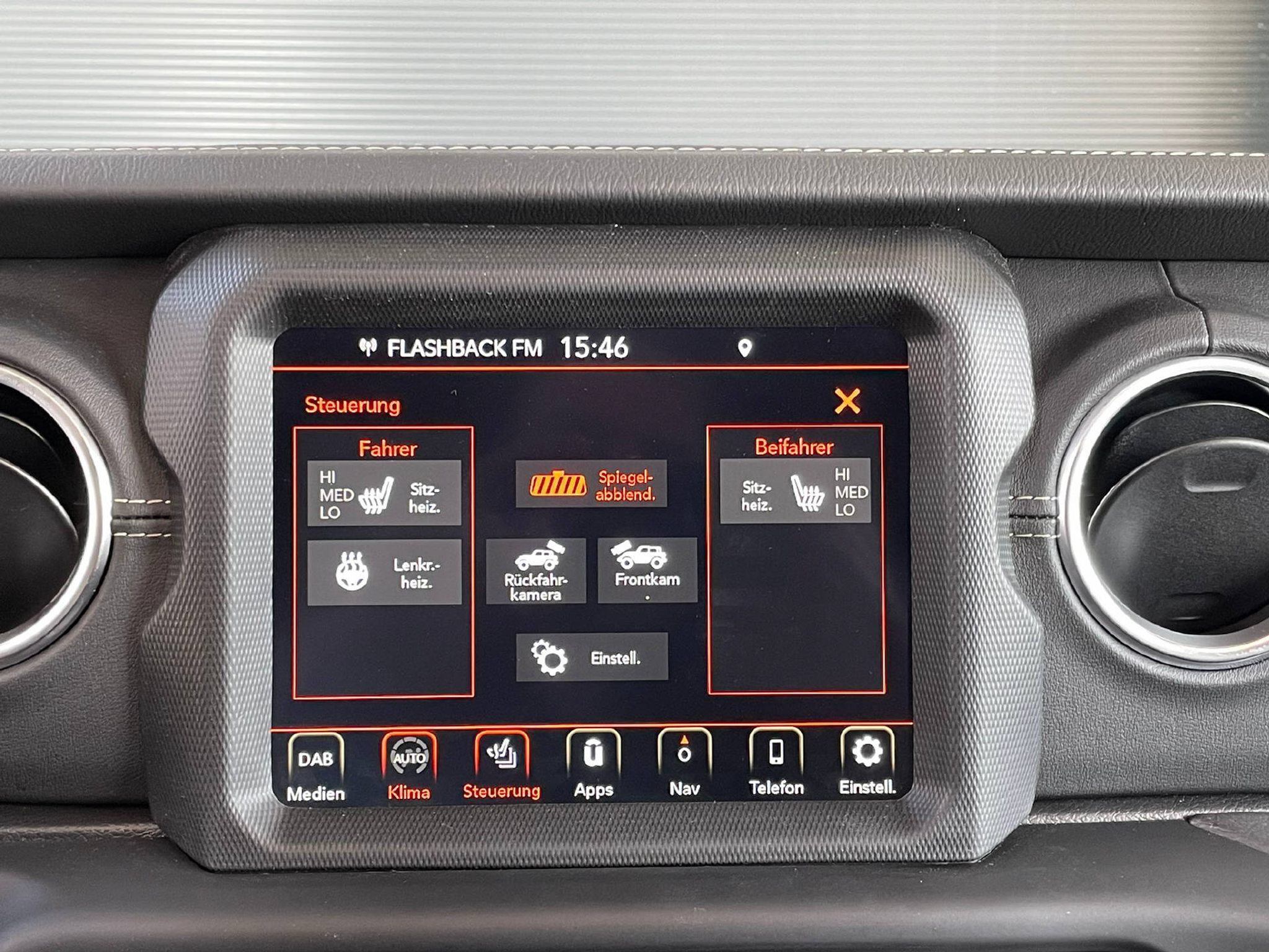 listing desktop thumbnail image 10