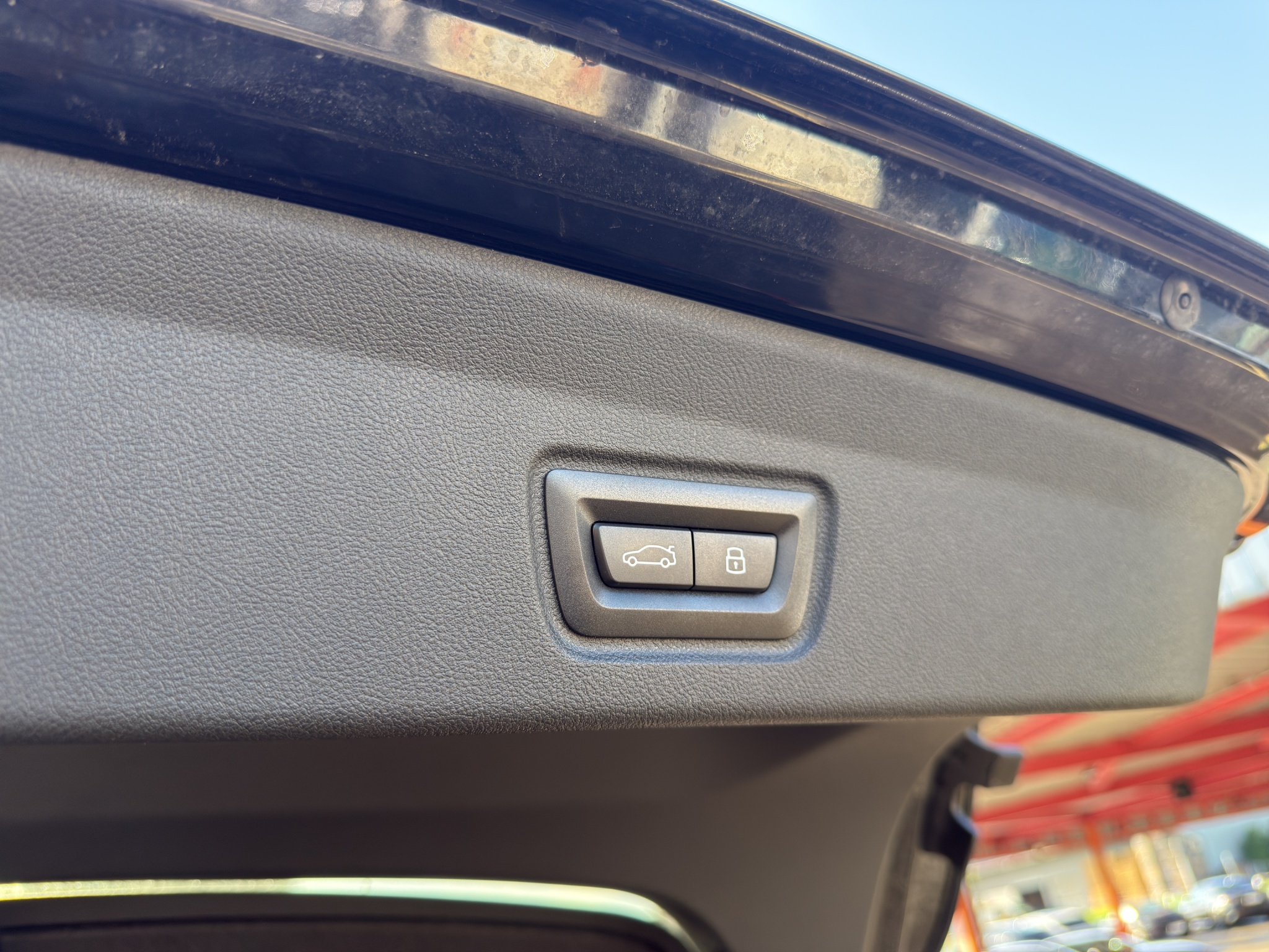 listing desktop thumbnail image 20