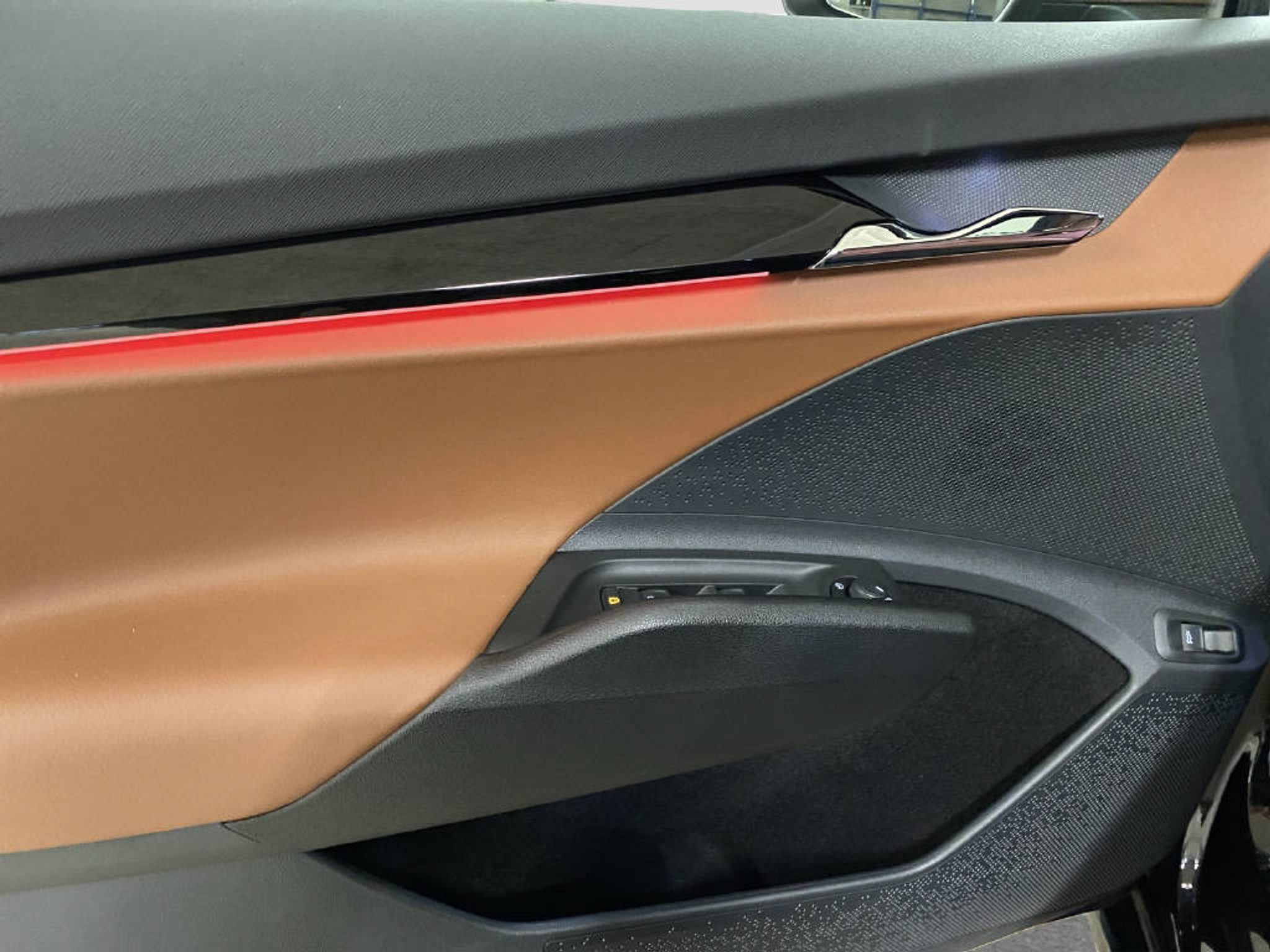 listing desktop thumbnail image 11