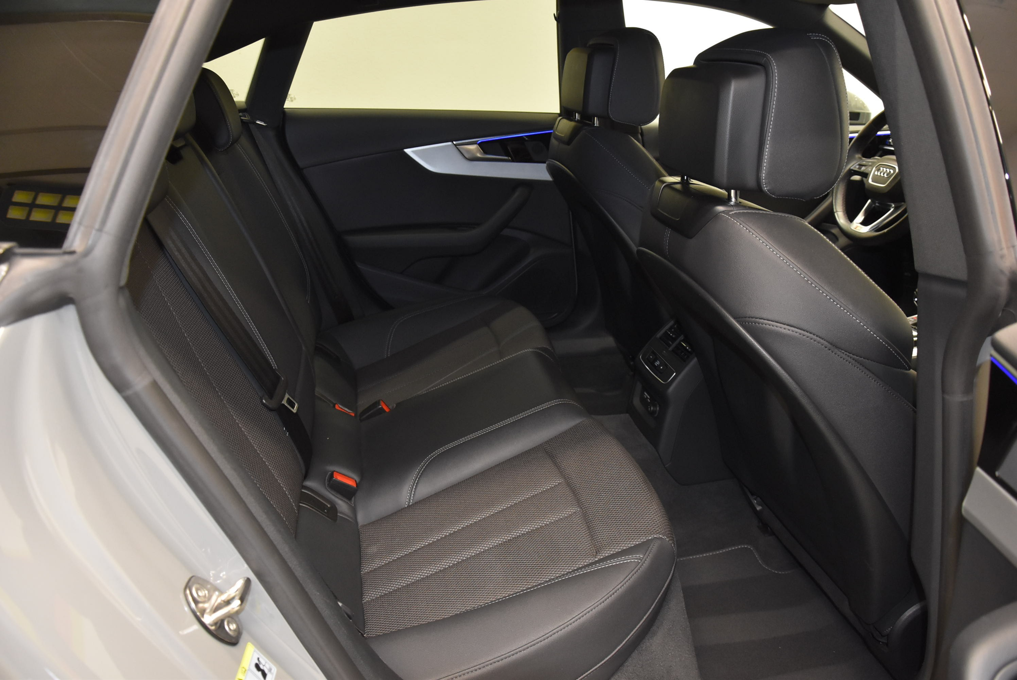 listing desktop thumbnail image 10