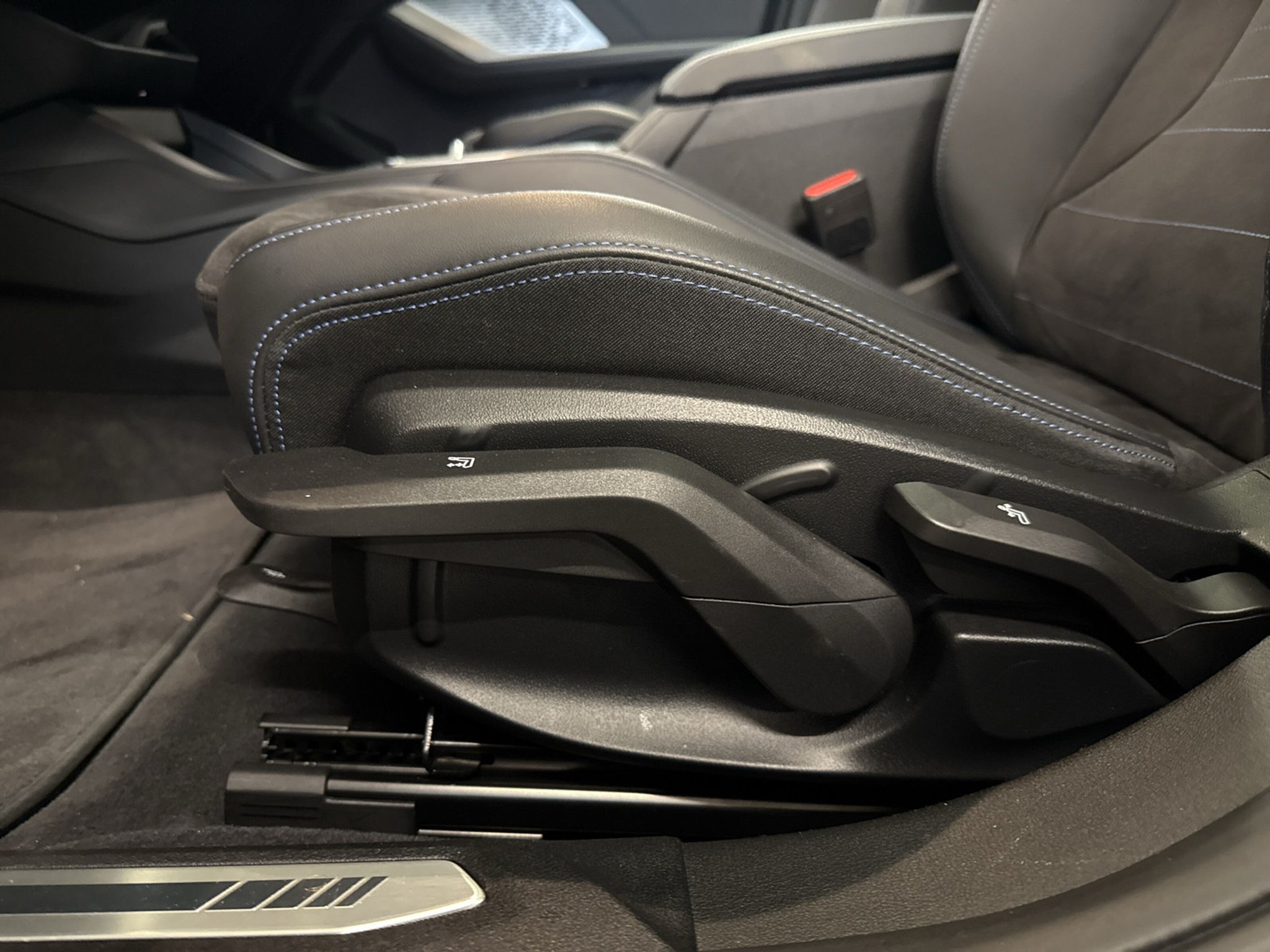 listing desktop thumbnail image 18