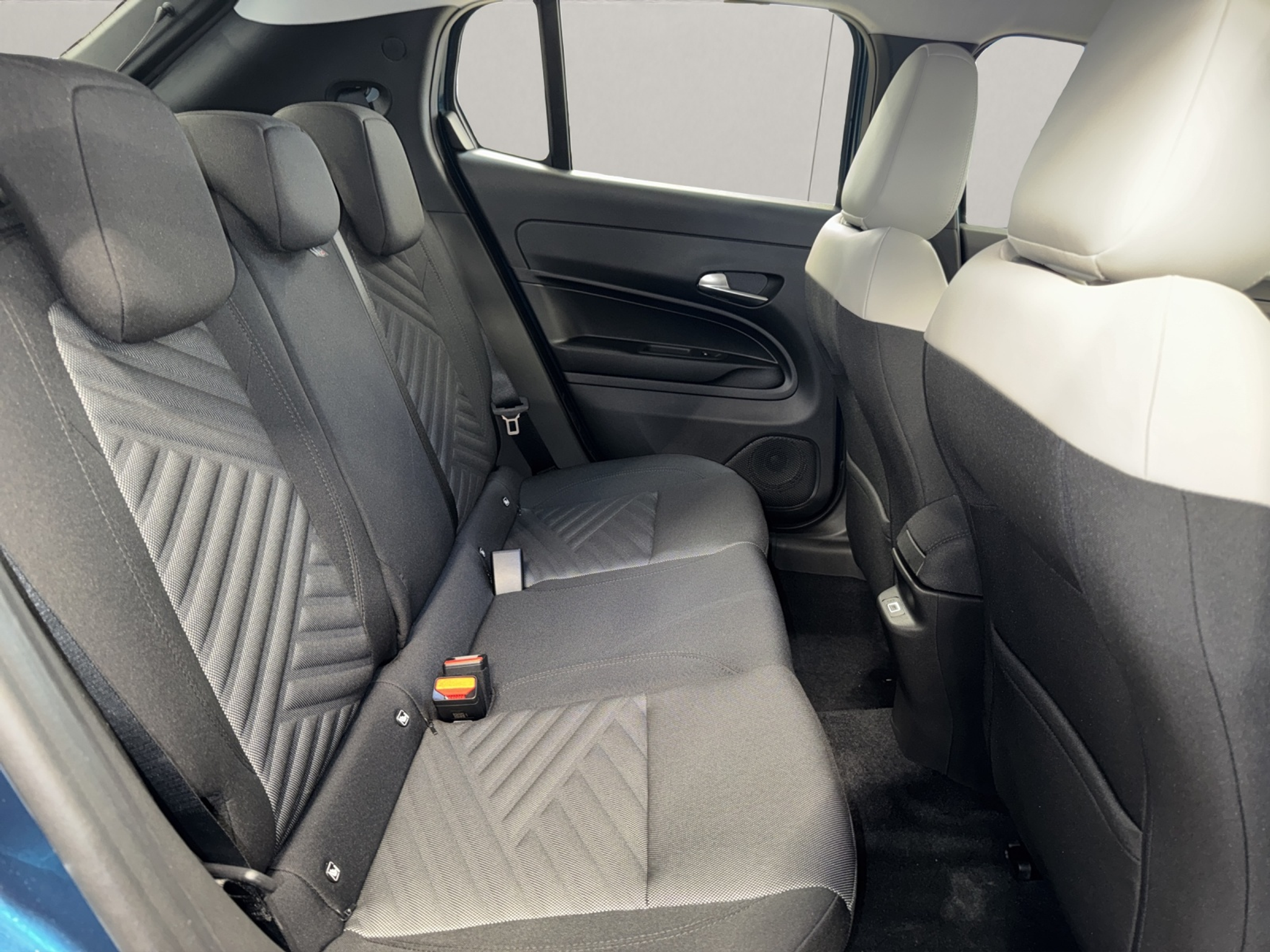 listing desktop thumbnail image 12