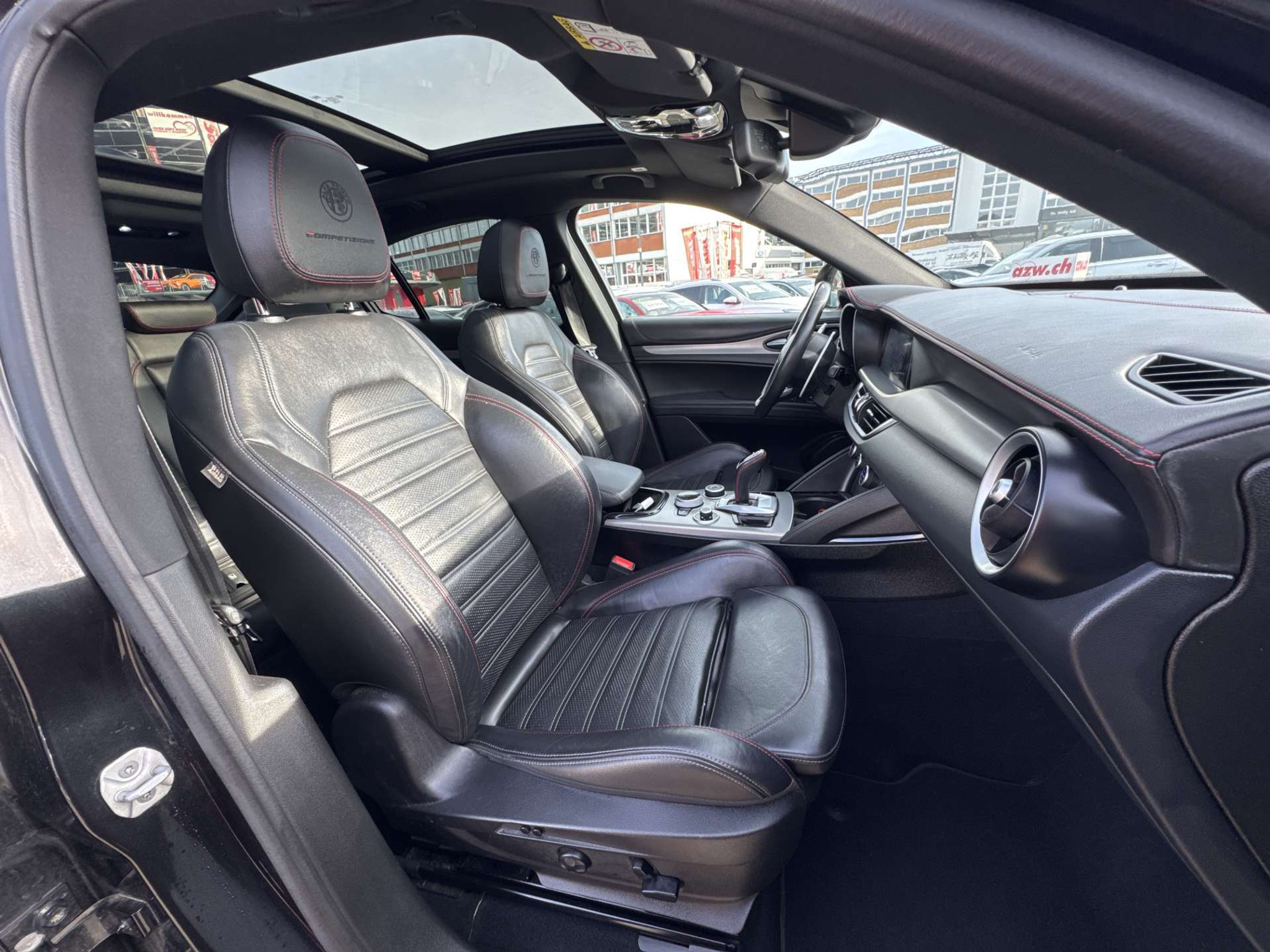 listing desktop thumbnail image 12