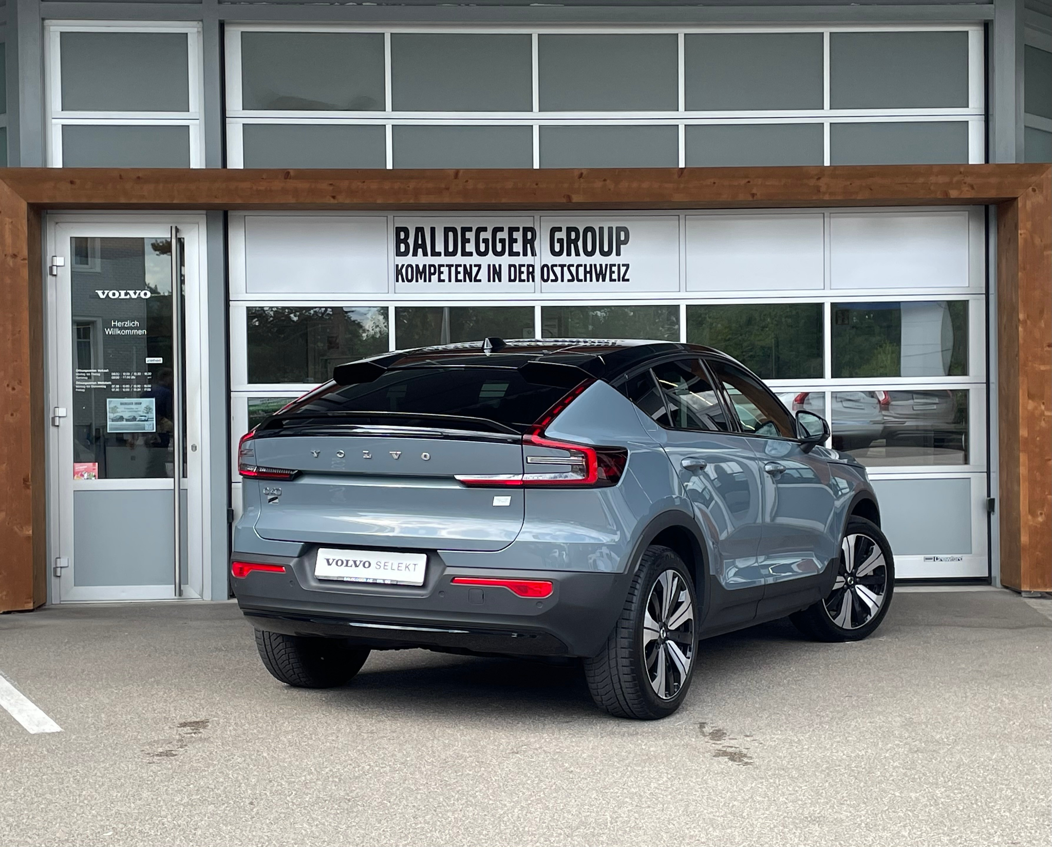 listing desktop thumbnail image 2