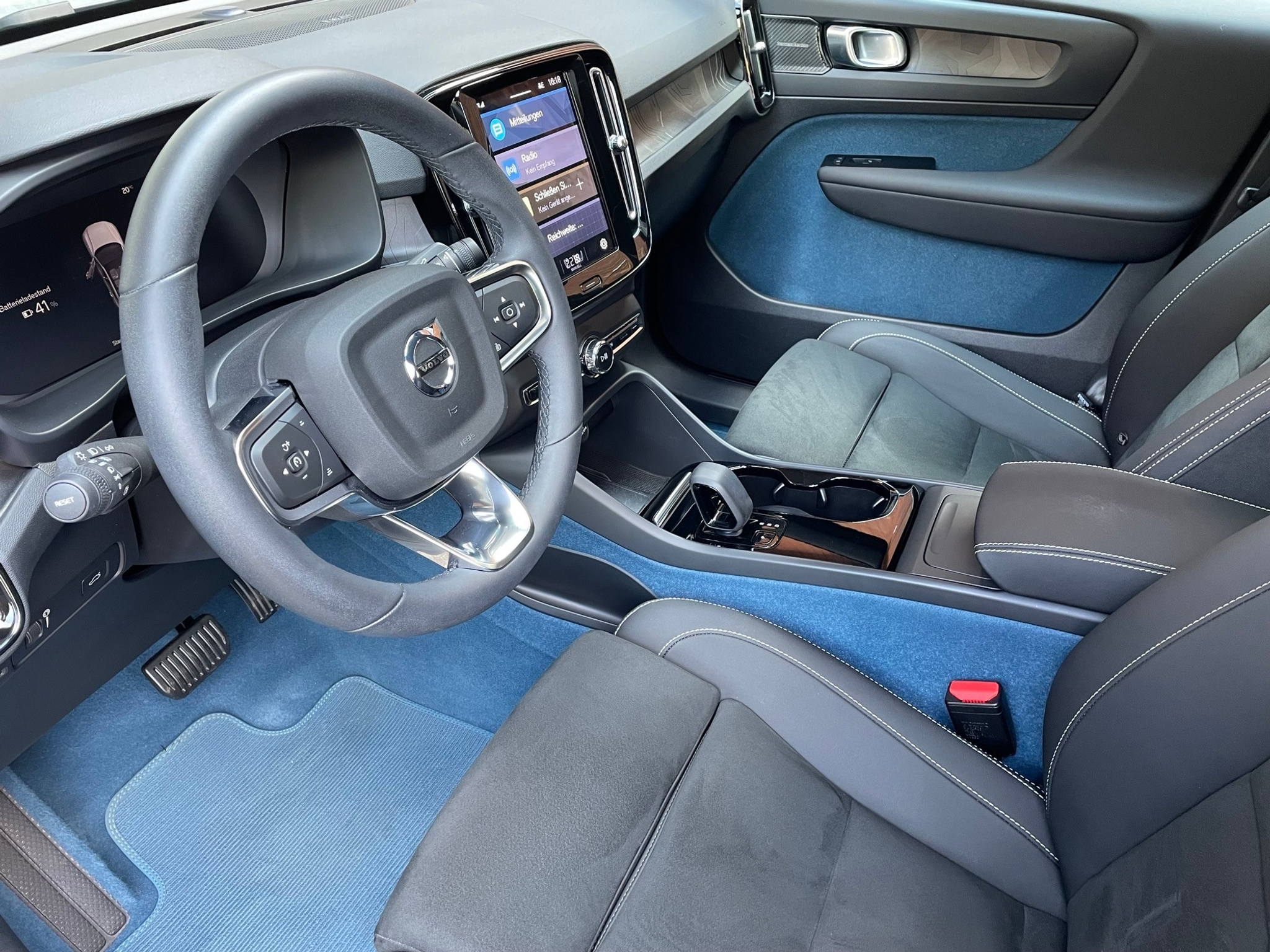 listing desktop thumbnail image 3