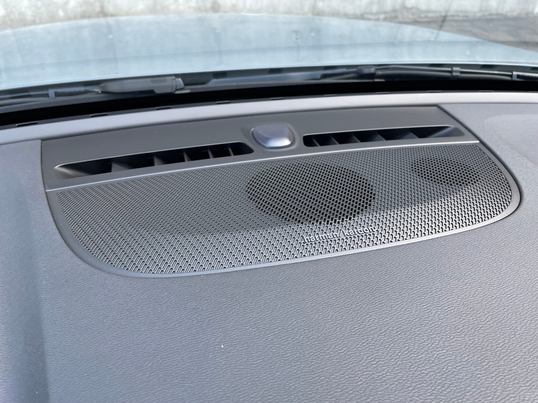 listing desktop thumbnail image 11