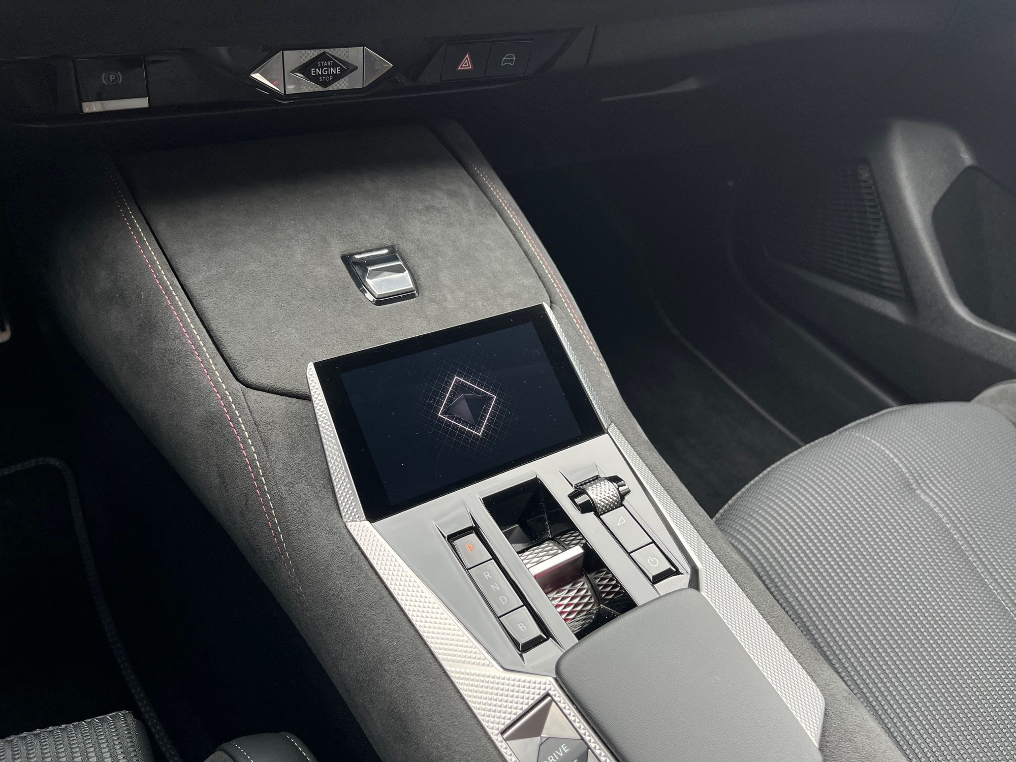 listing desktop thumbnail image 9