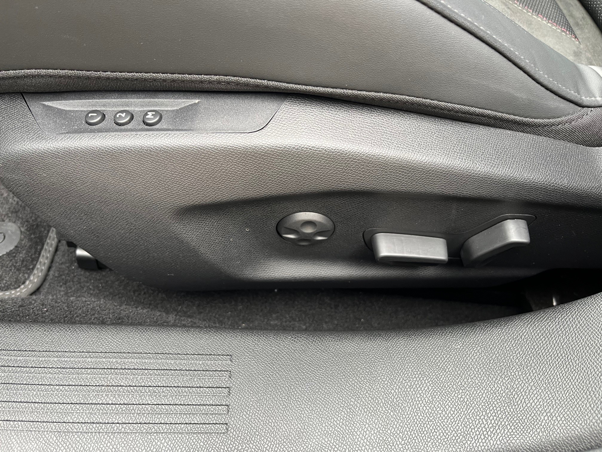 listing desktop thumbnail image 13