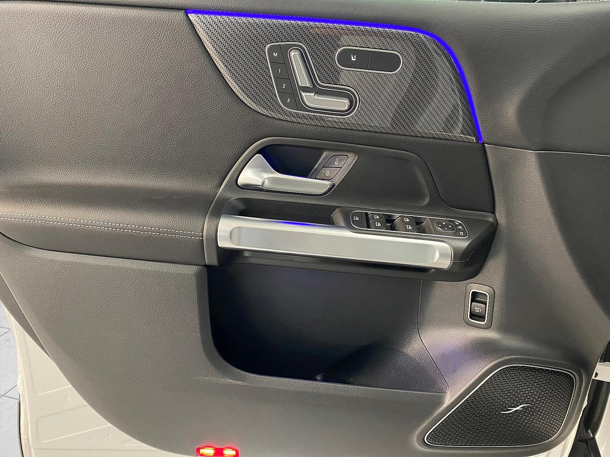 listing desktop thumbnail image 10