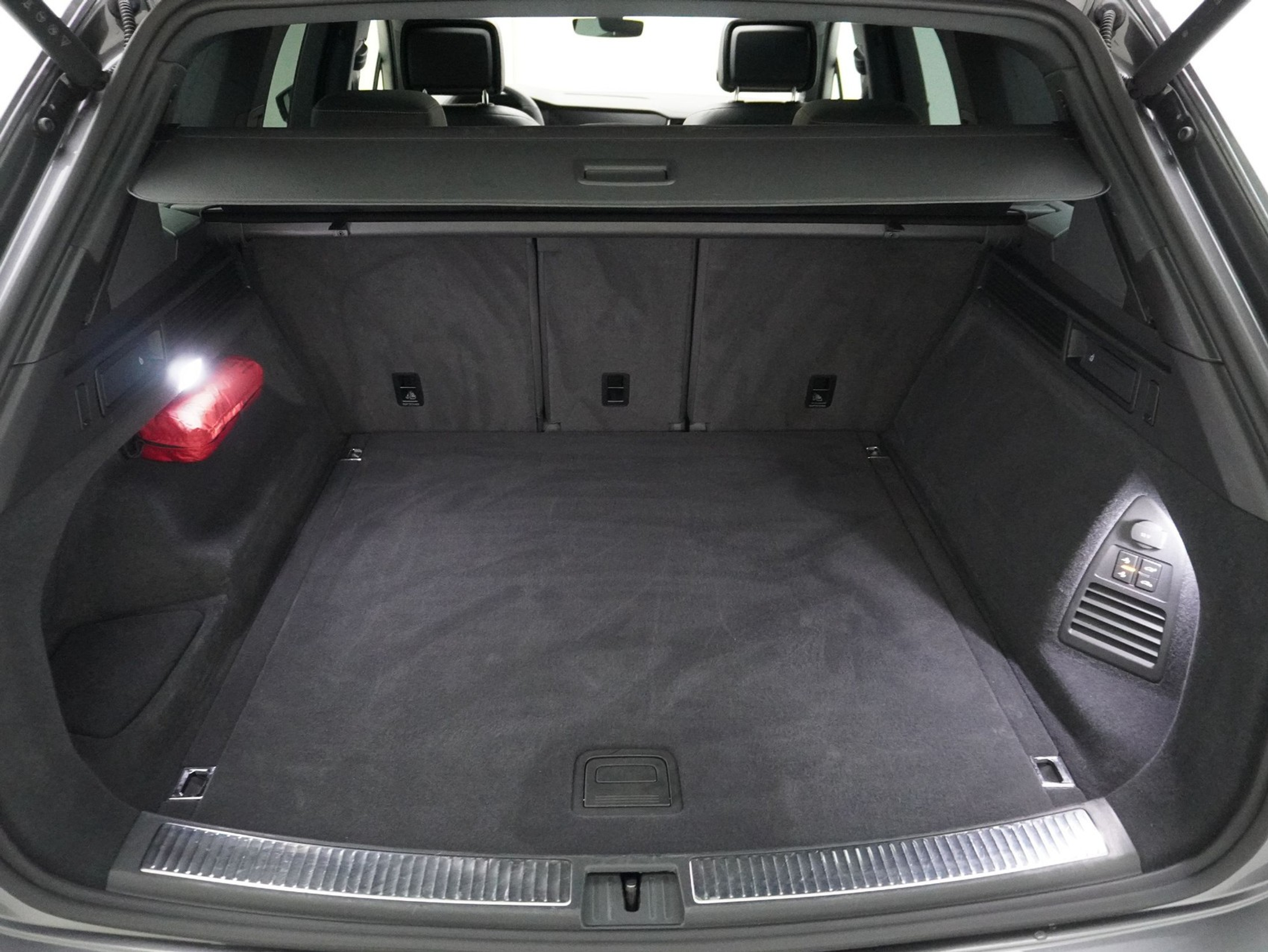 listing desktop thumbnail image 13