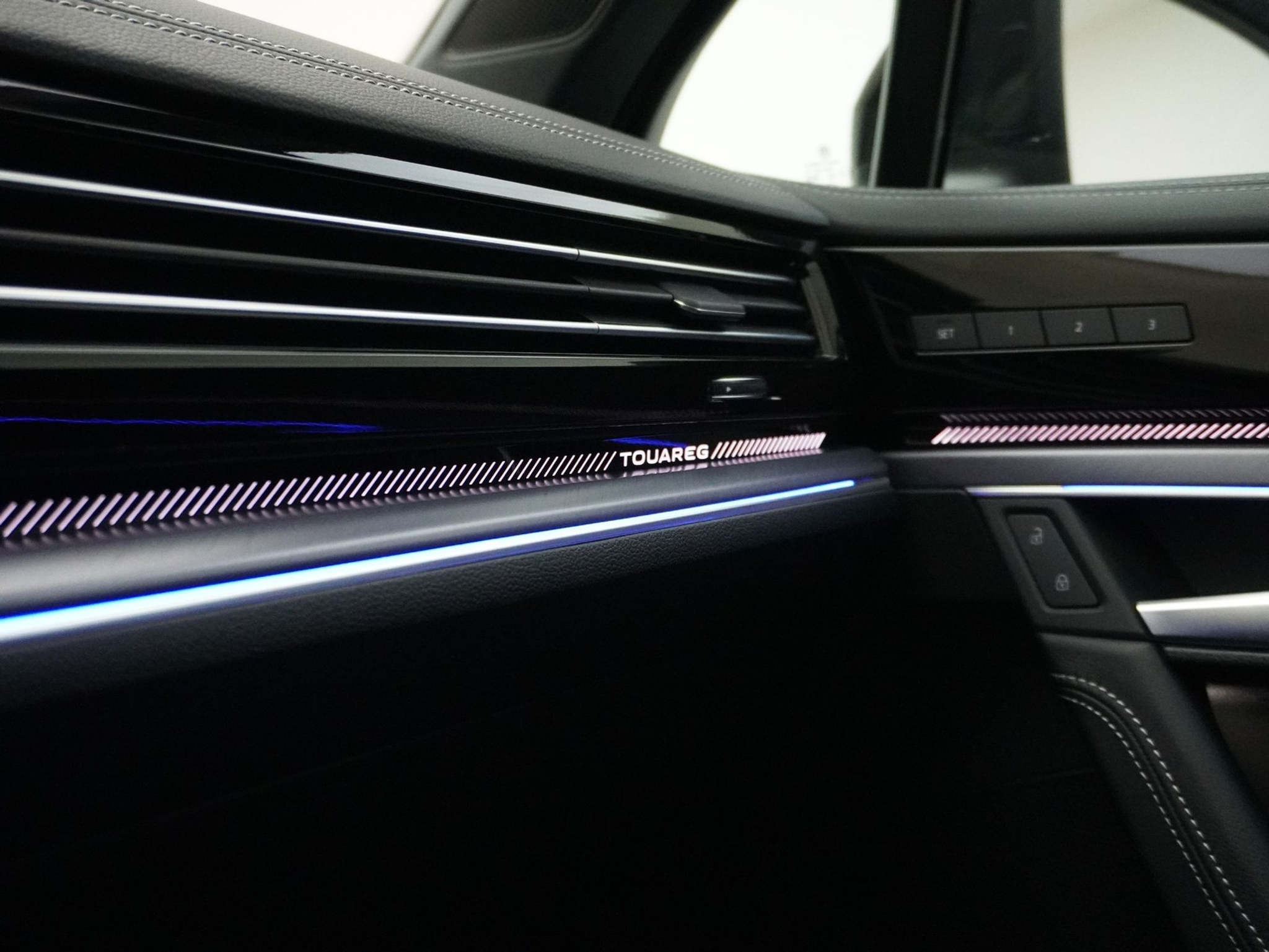 listing desktop thumbnail image 15