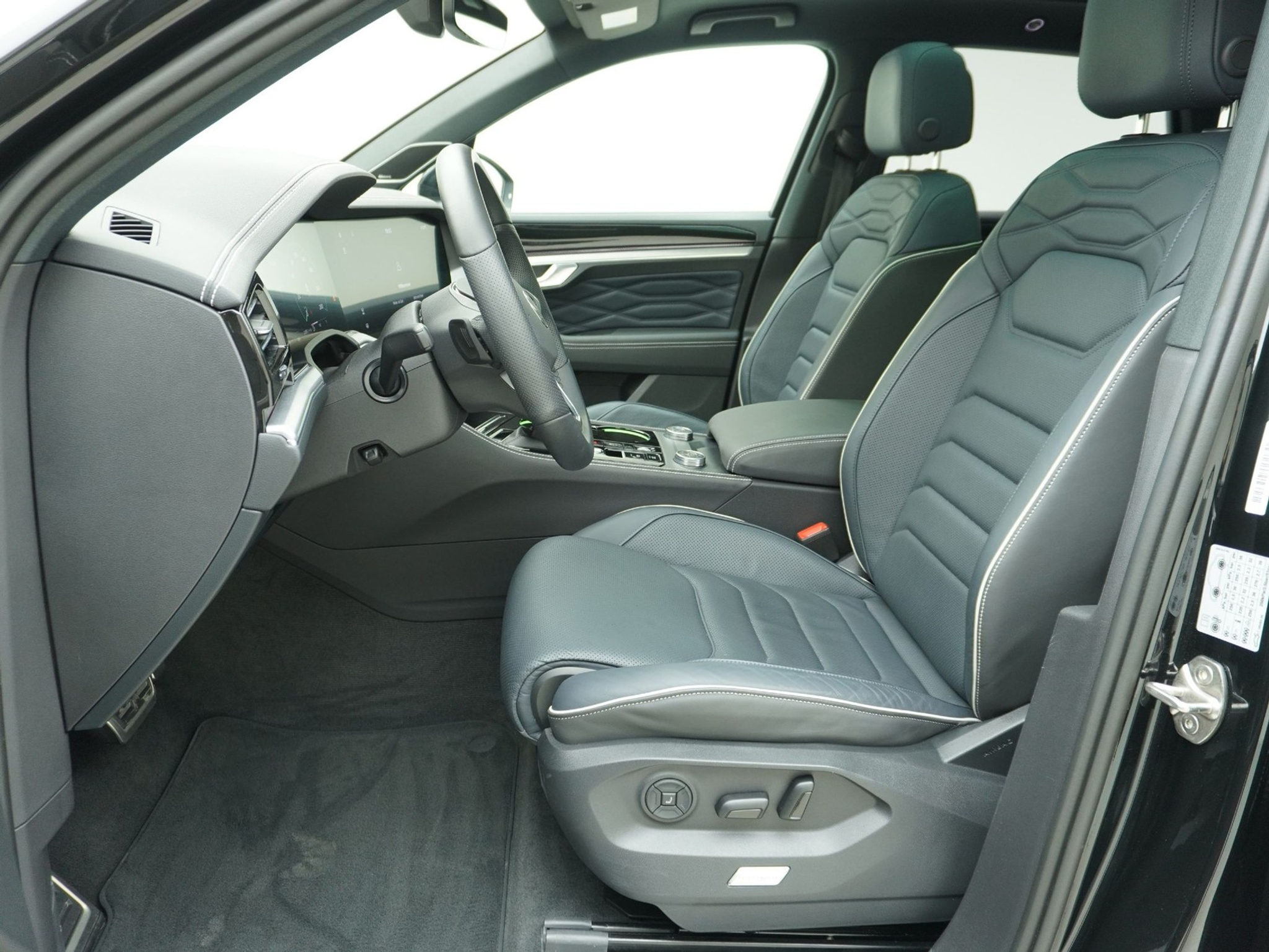 listing desktop thumbnail image 9