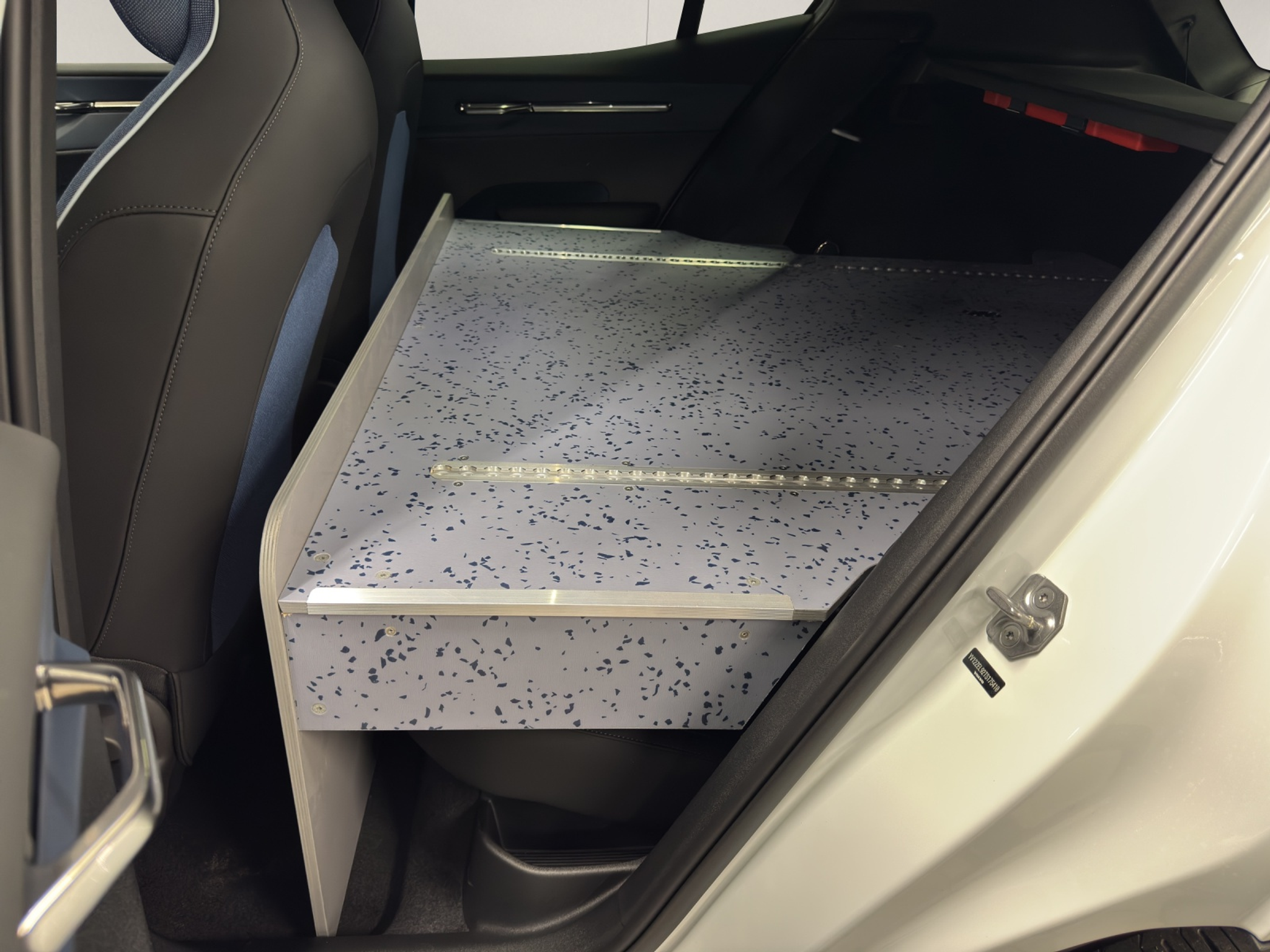 listing desktop thumbnail image 15