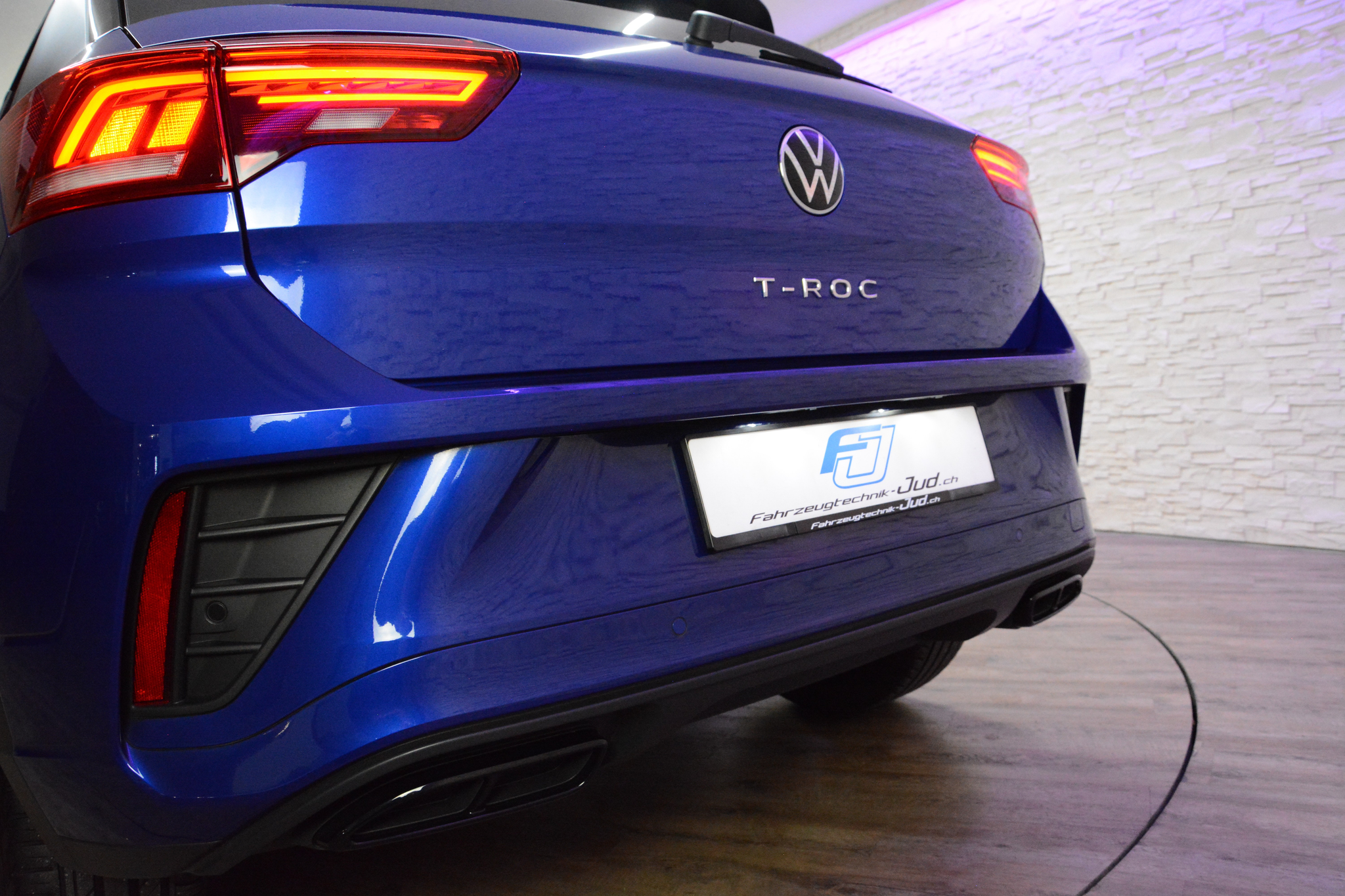 listing desktop thumbnail image 17