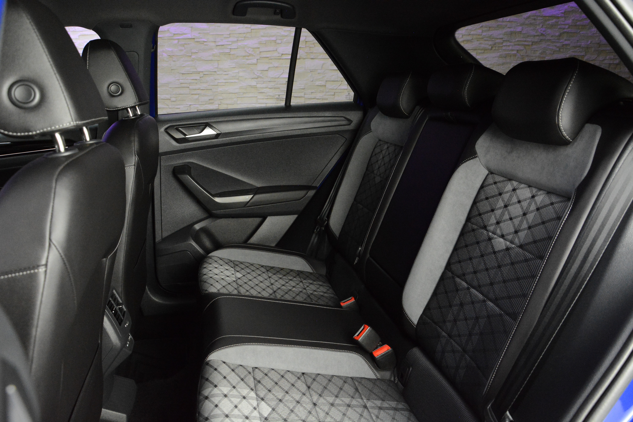 listing desktop thumbnail image 9