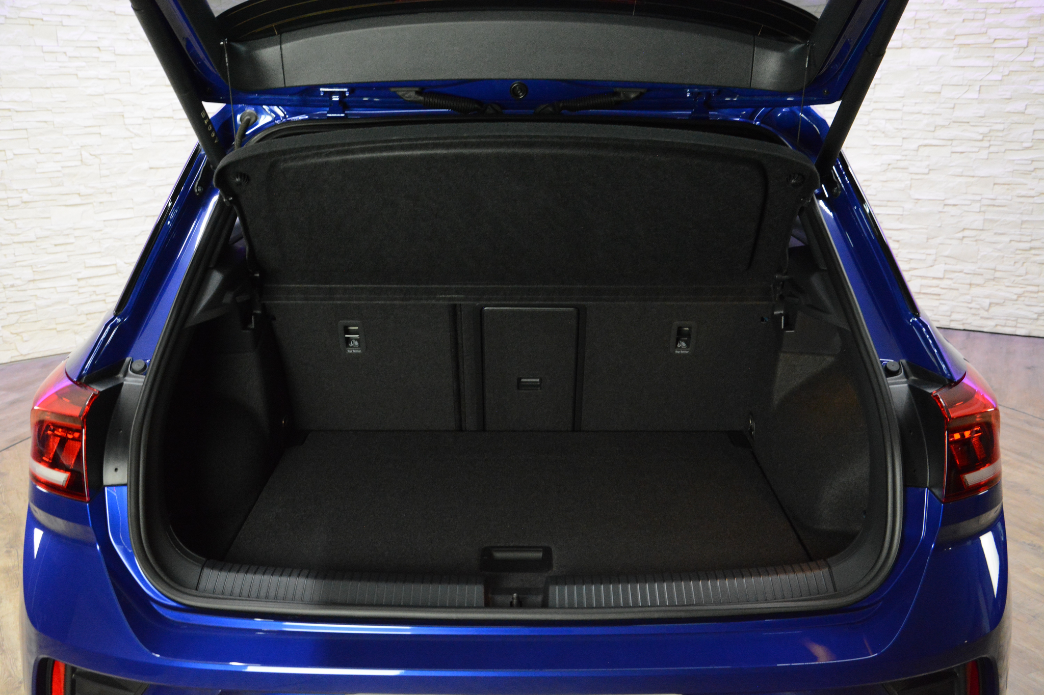 listing desktop thumbnail image 16