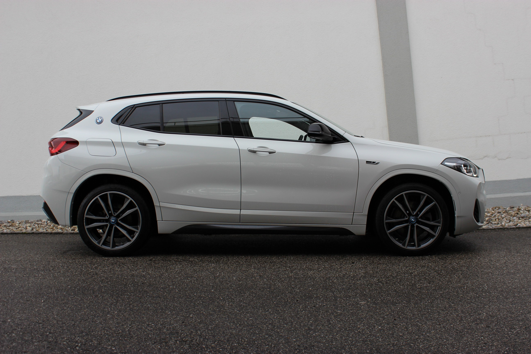 listing desktop thumbnail image 5