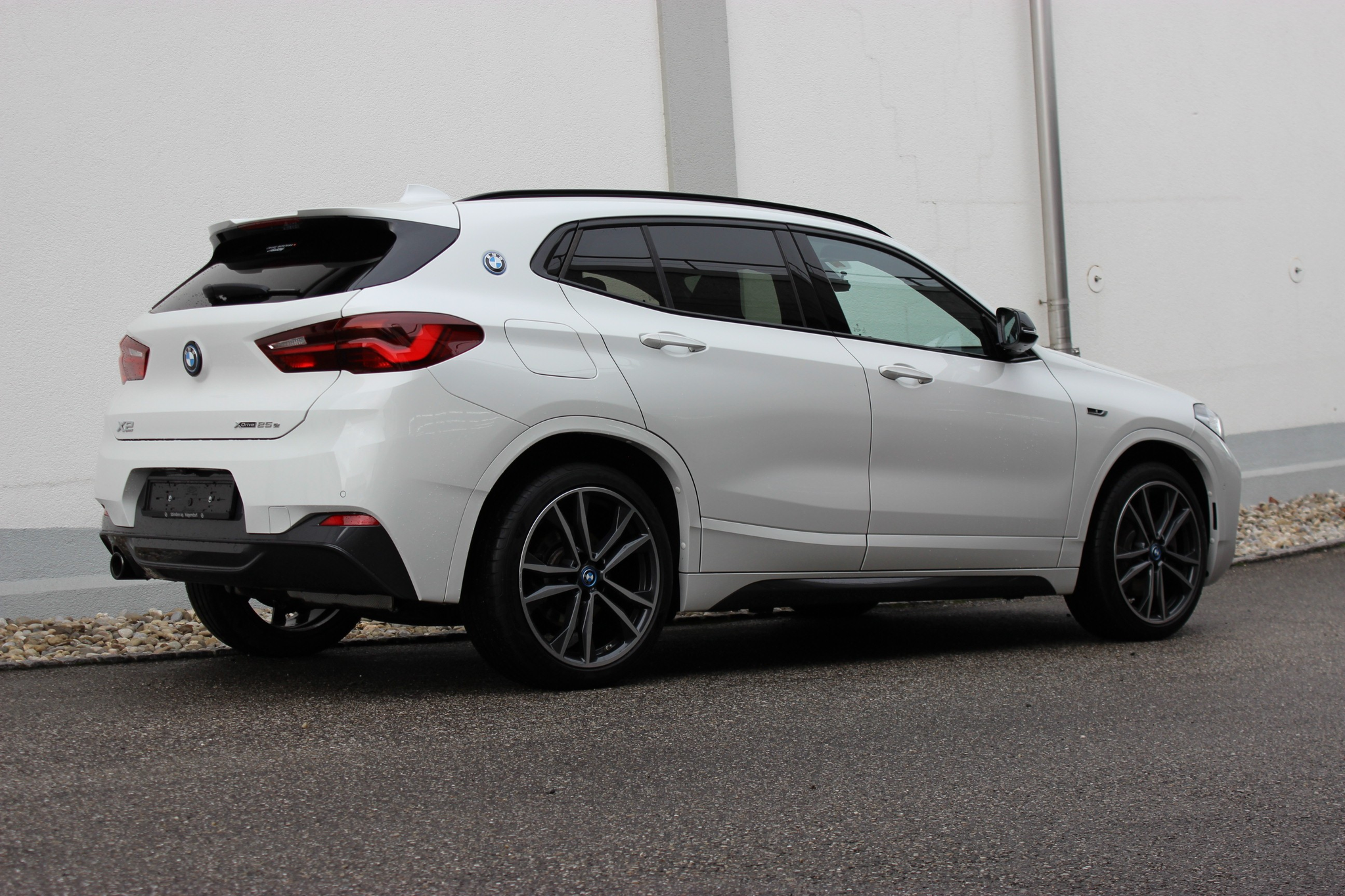 listing desktop thumbnail image 17