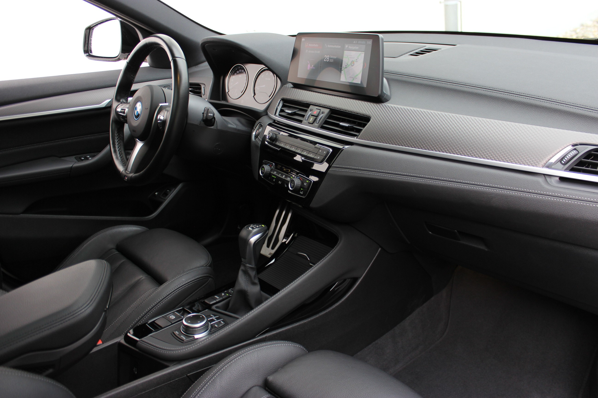 listing desktop thumbnail image 1