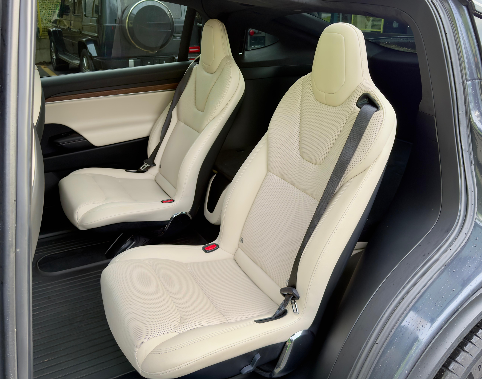 listing desktop thumbnail image 10