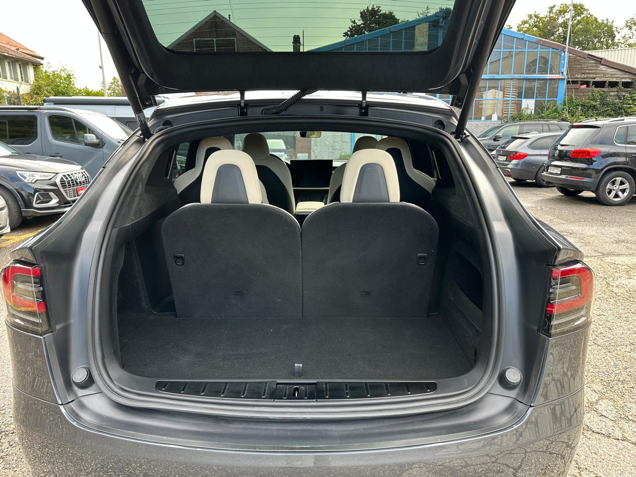 listing desktop thumbnail image 8