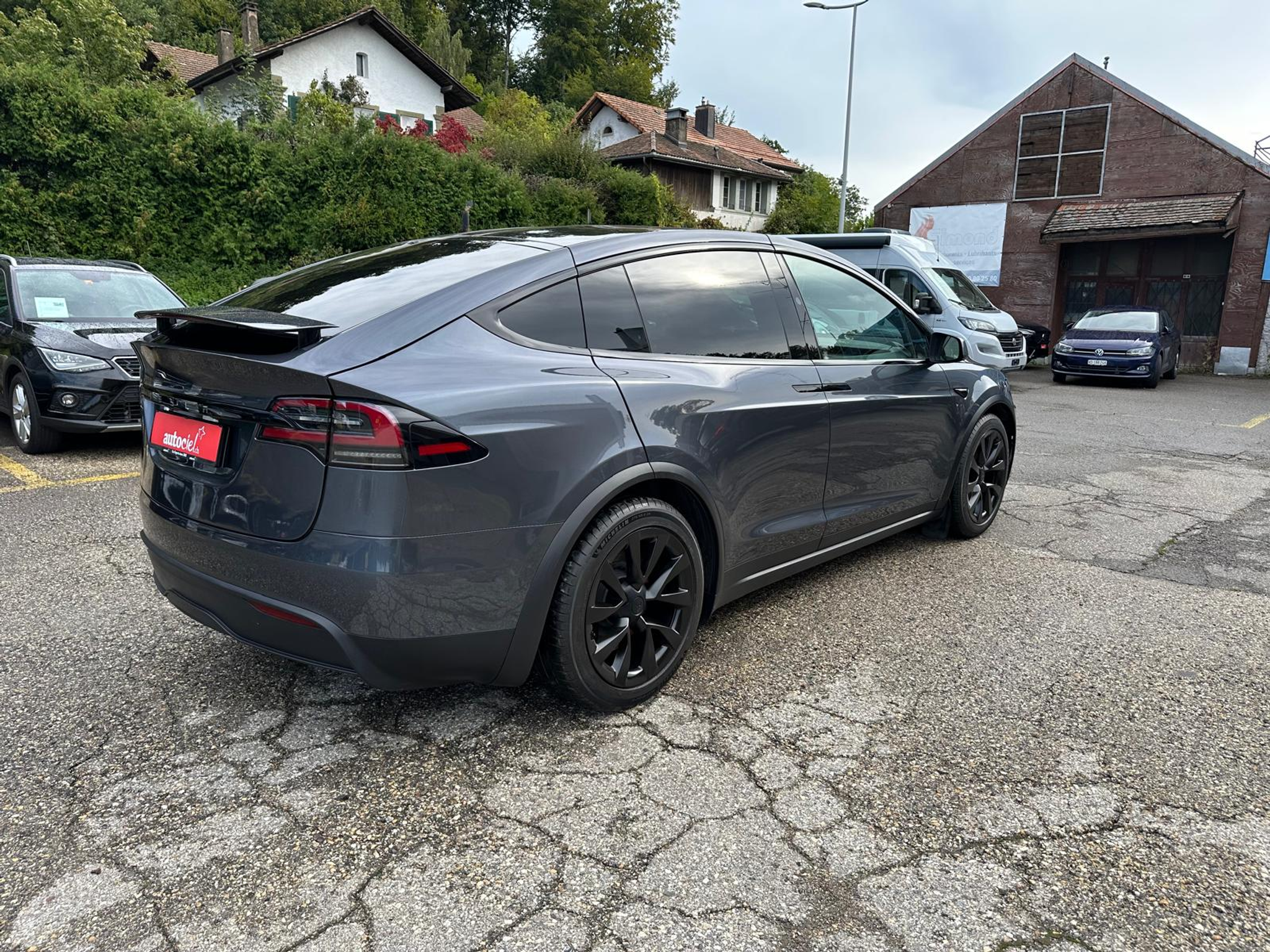 listing desktop thumbnail image 4