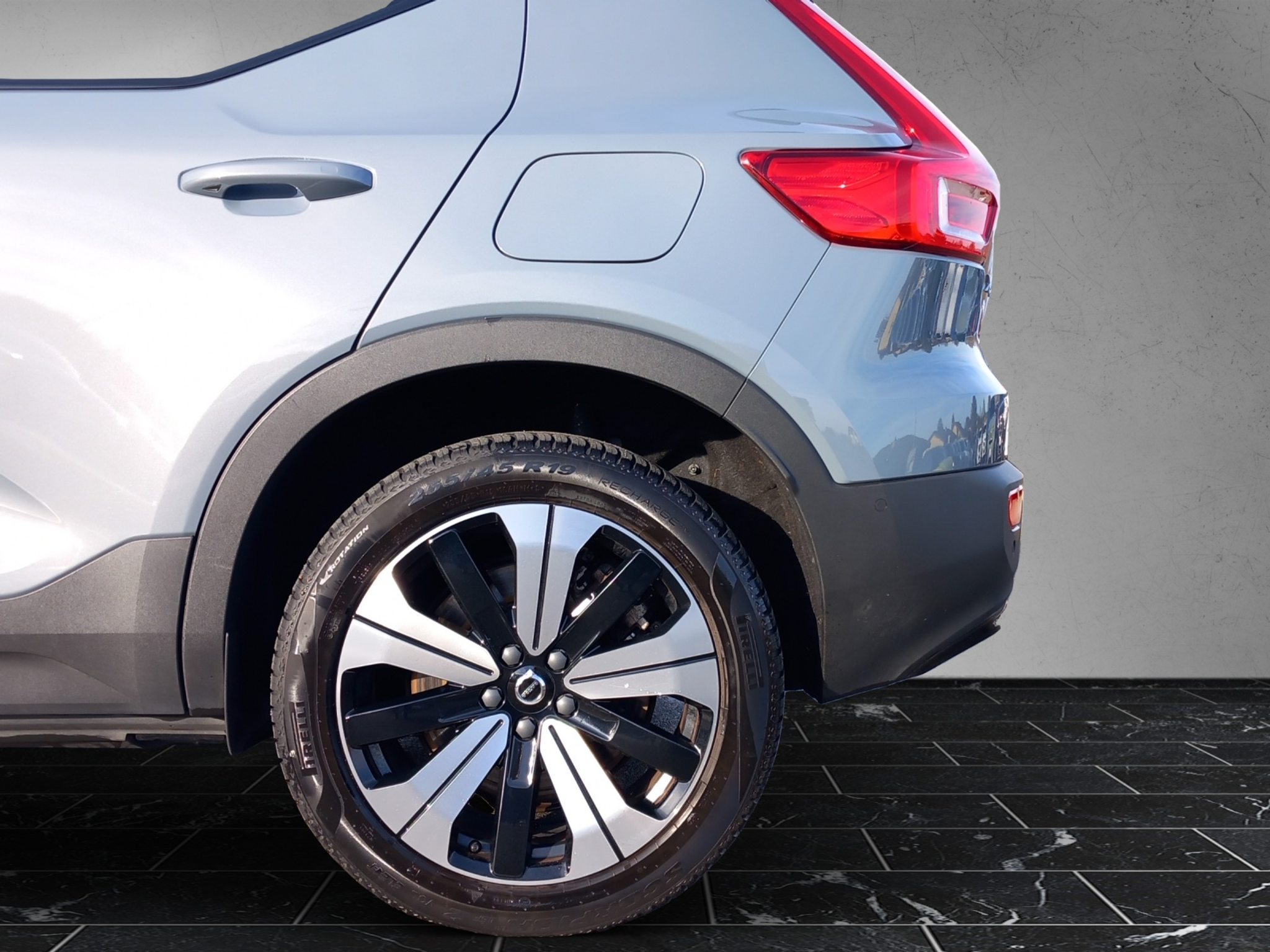 listing desktop thumbnail image 9