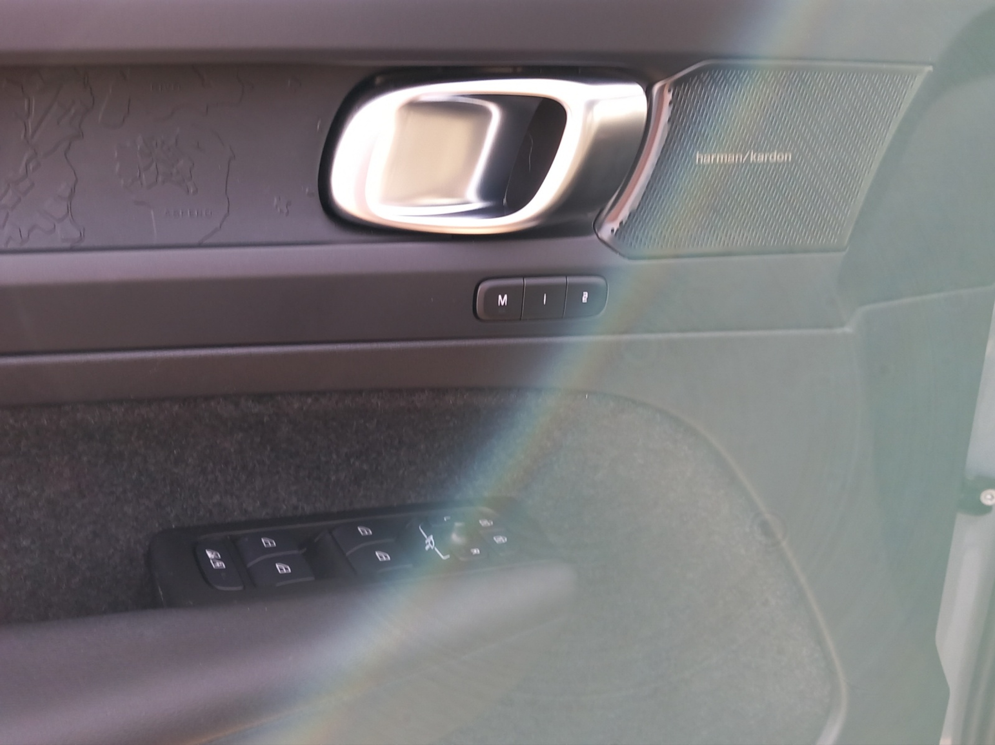 listing desktop thumbnail image 24