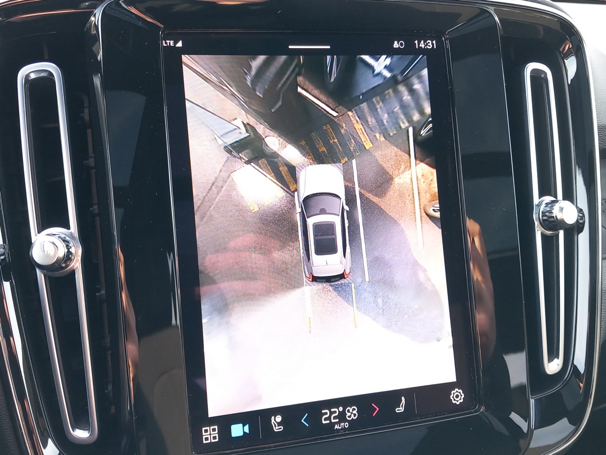 listing desktop thumbnail image 20