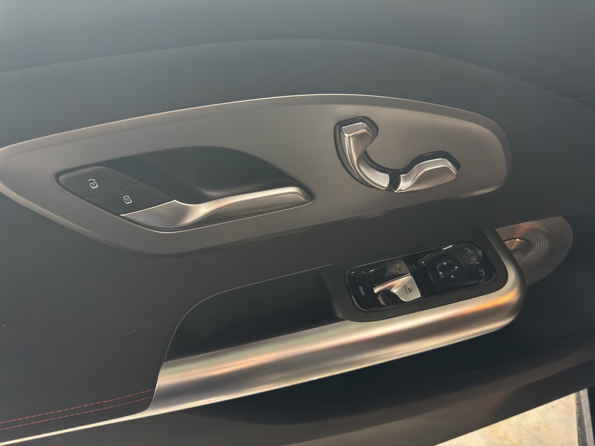 listing desktop thumbnail image 14