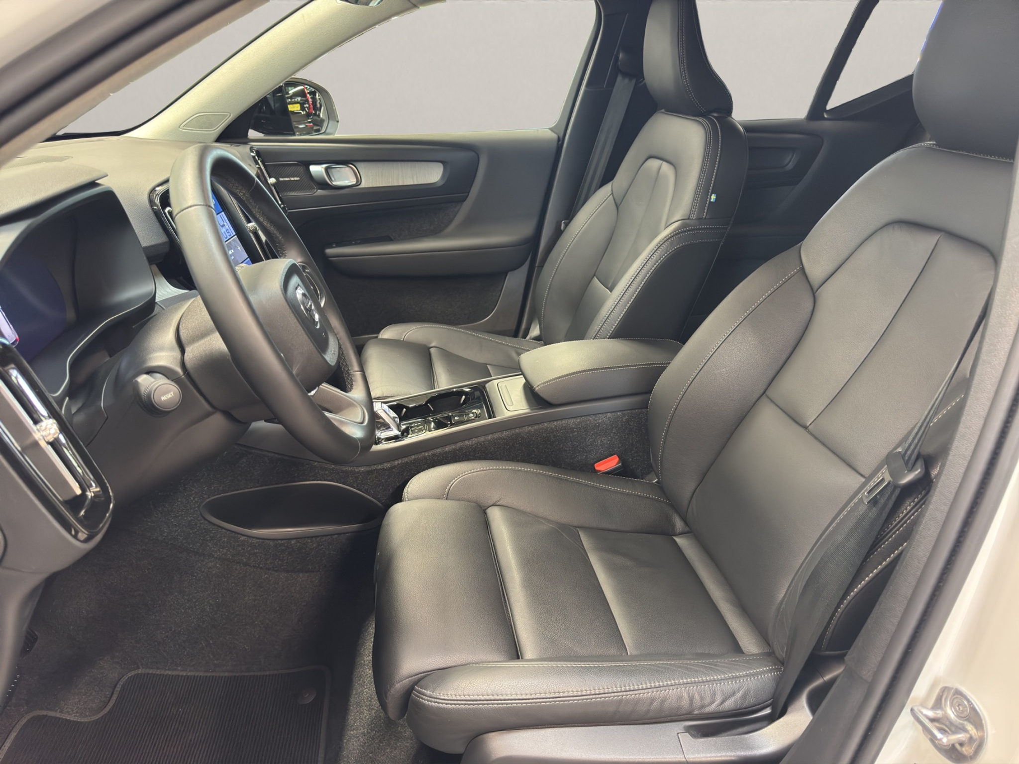 listing desktop thumbnail image 13