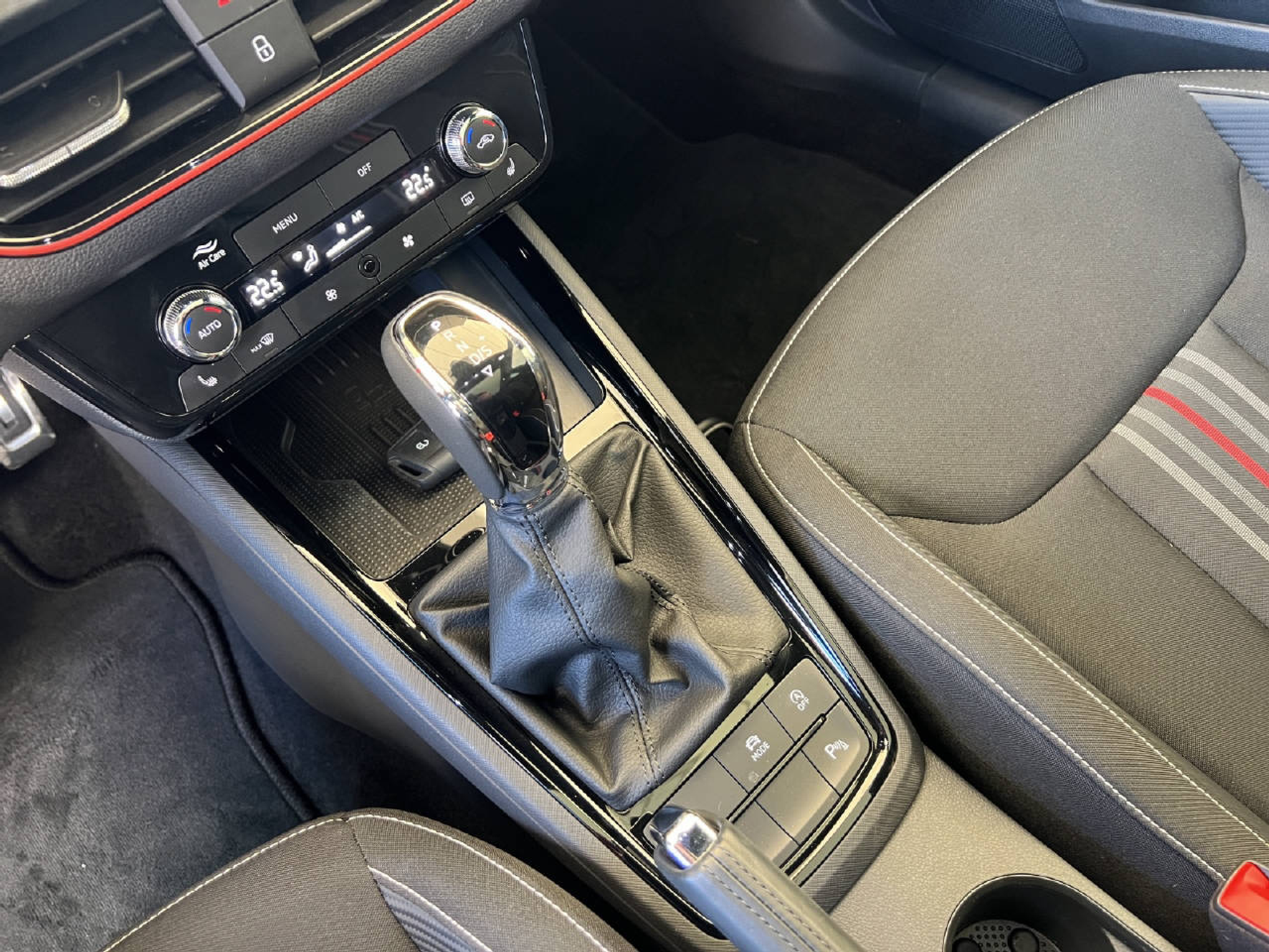 listing desktop thumbnail image 16