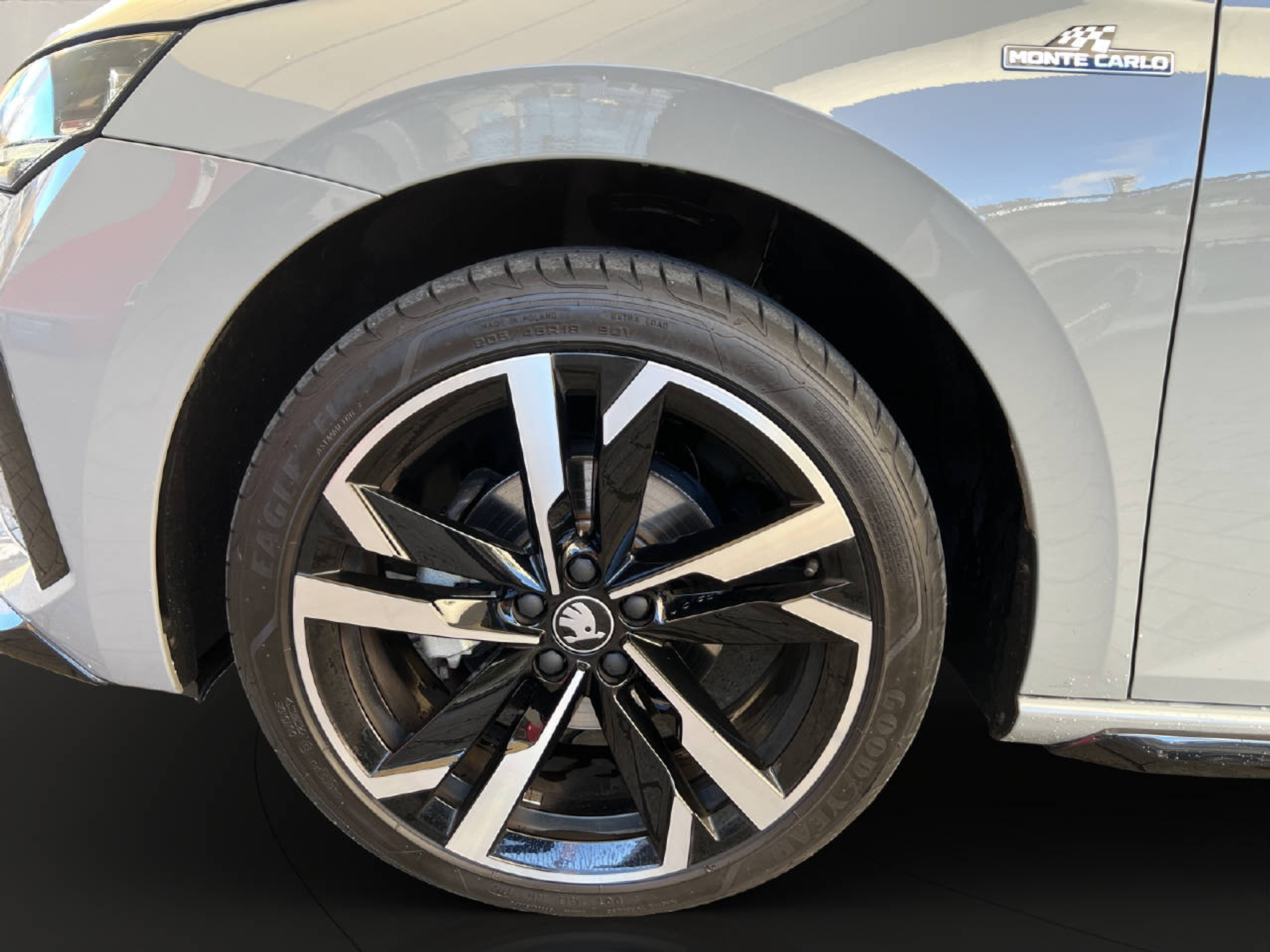 listing desktop thumbnail image 8