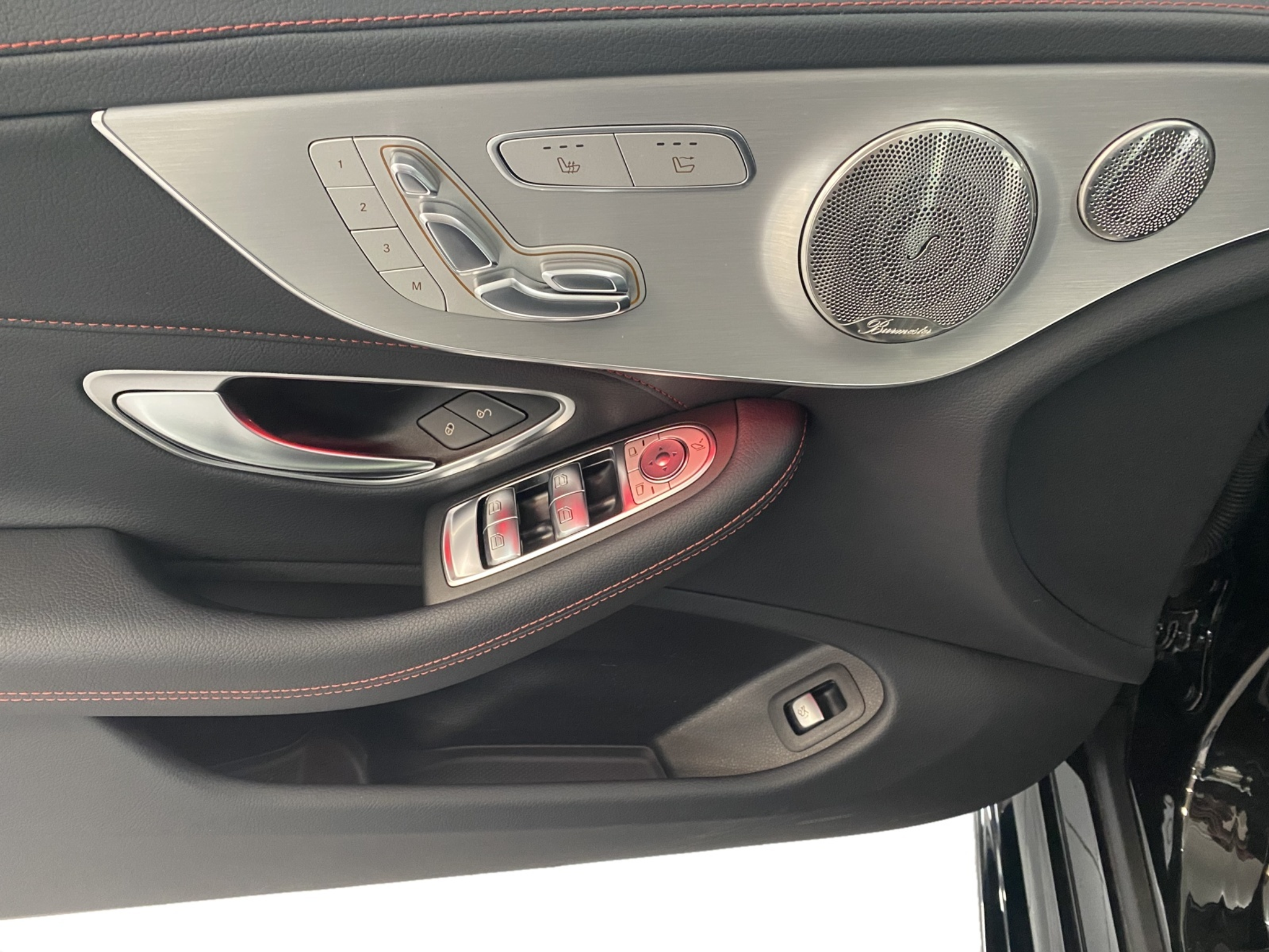 listing desktop thumbnail image 12