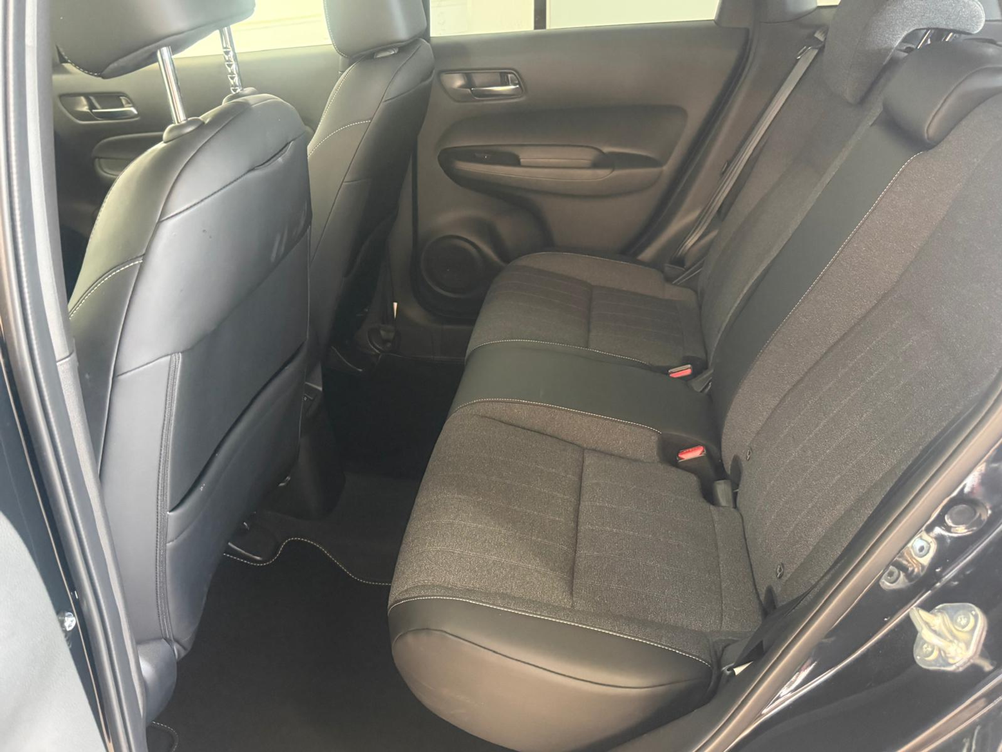 listing desktop thumbnail image 10