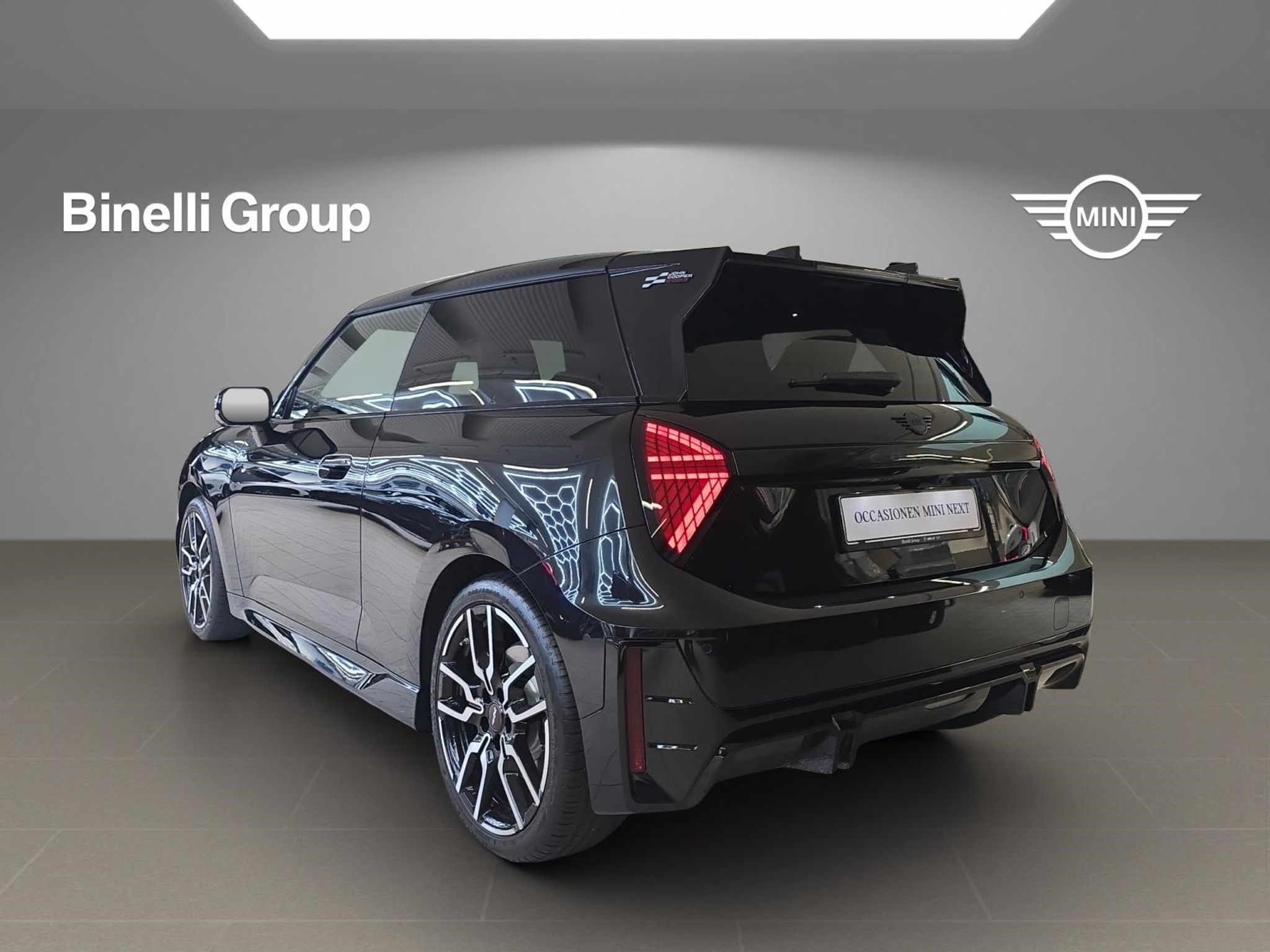 listing desktop thumbnail image 2