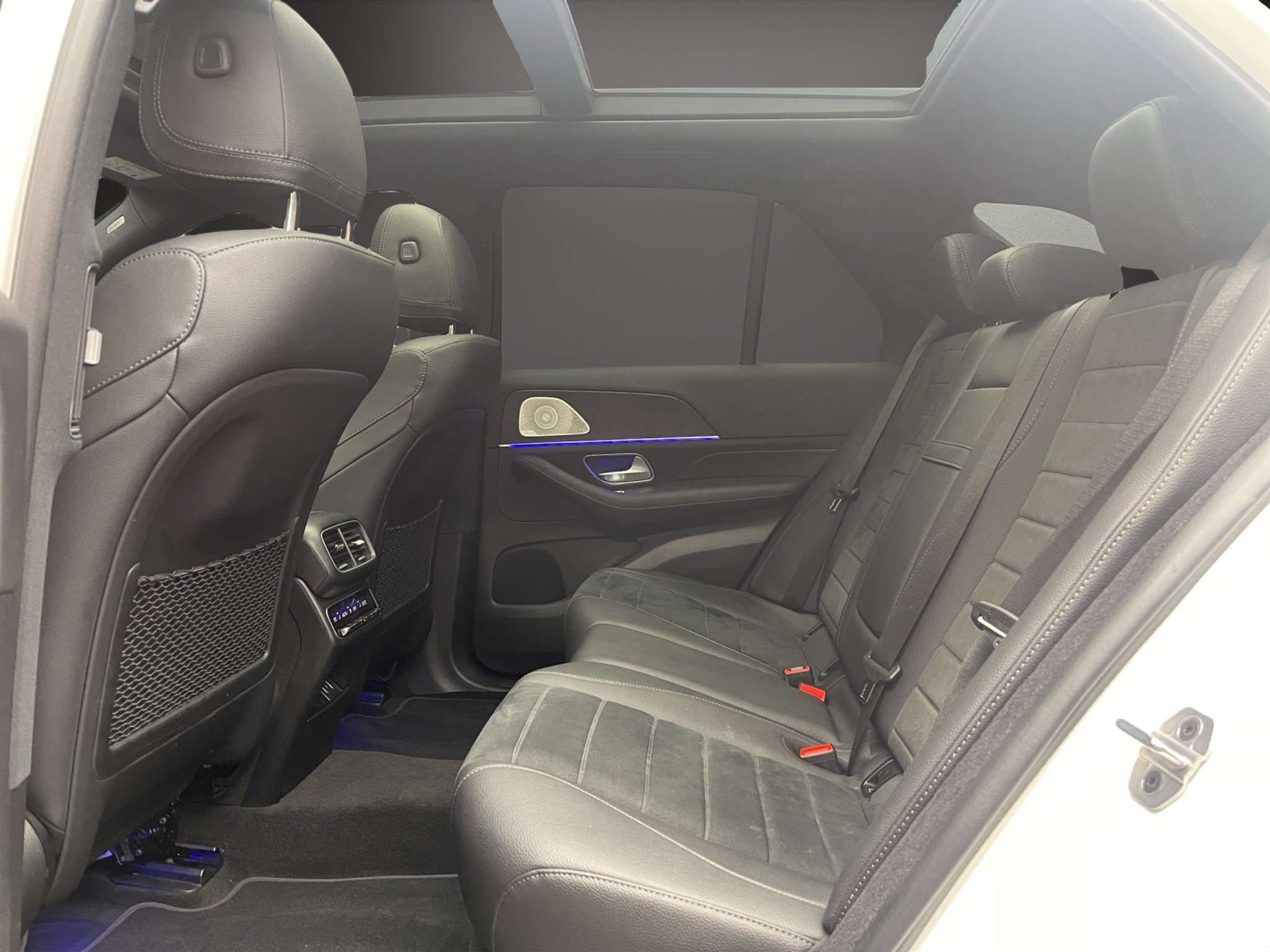 listing desktop thumbnail image 9