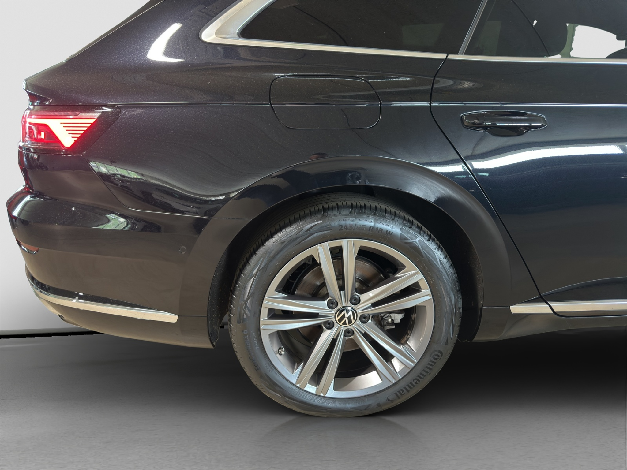 listing desktop thumbnail image 4