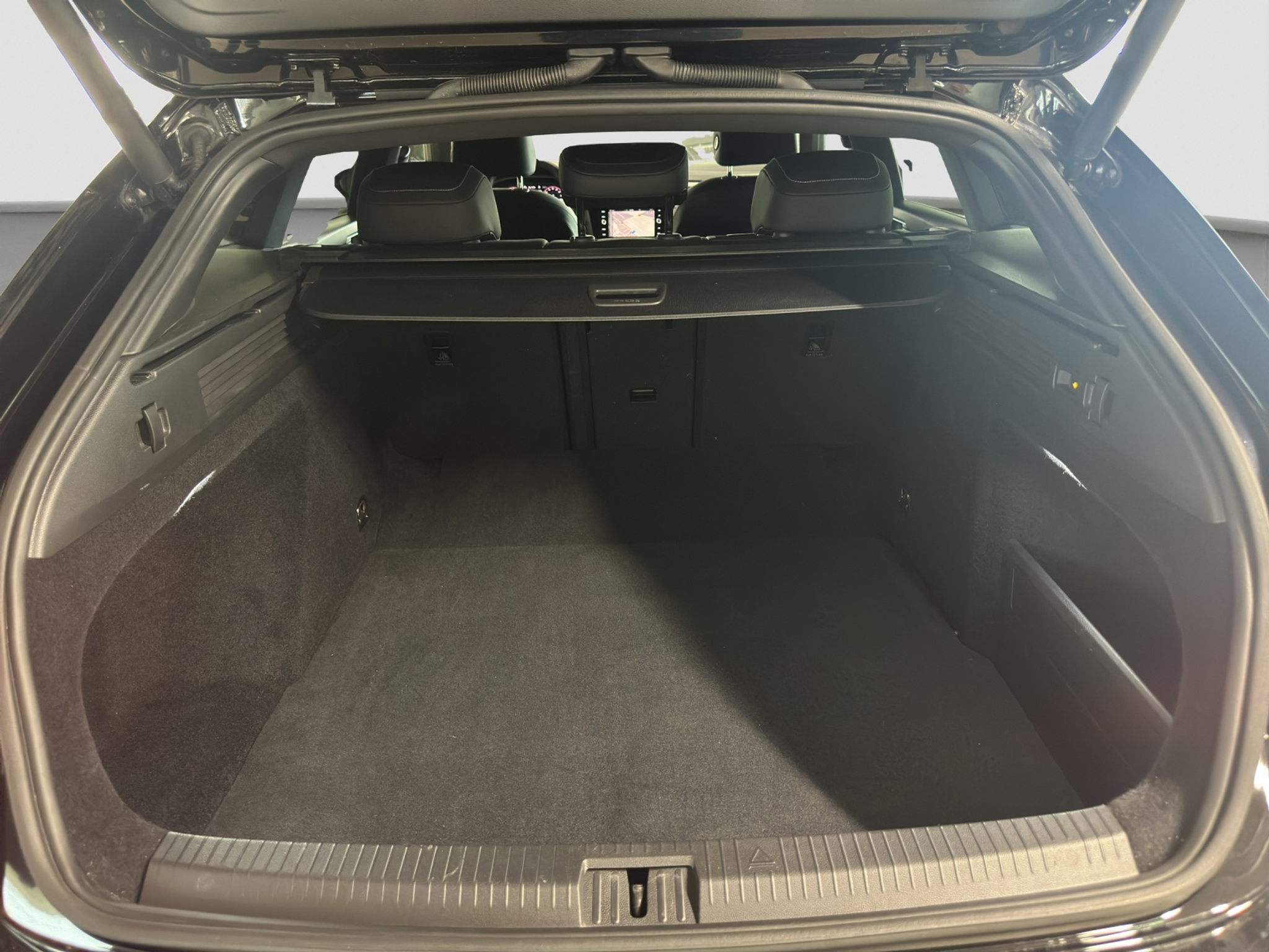 listing desktop thumbnail image 9