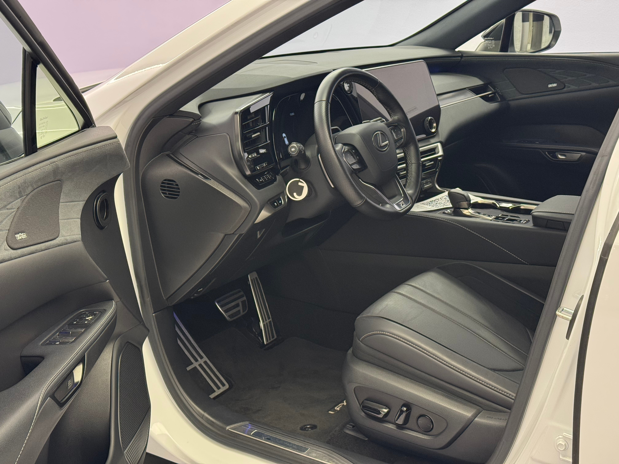 listing desktop thumbnail image 6