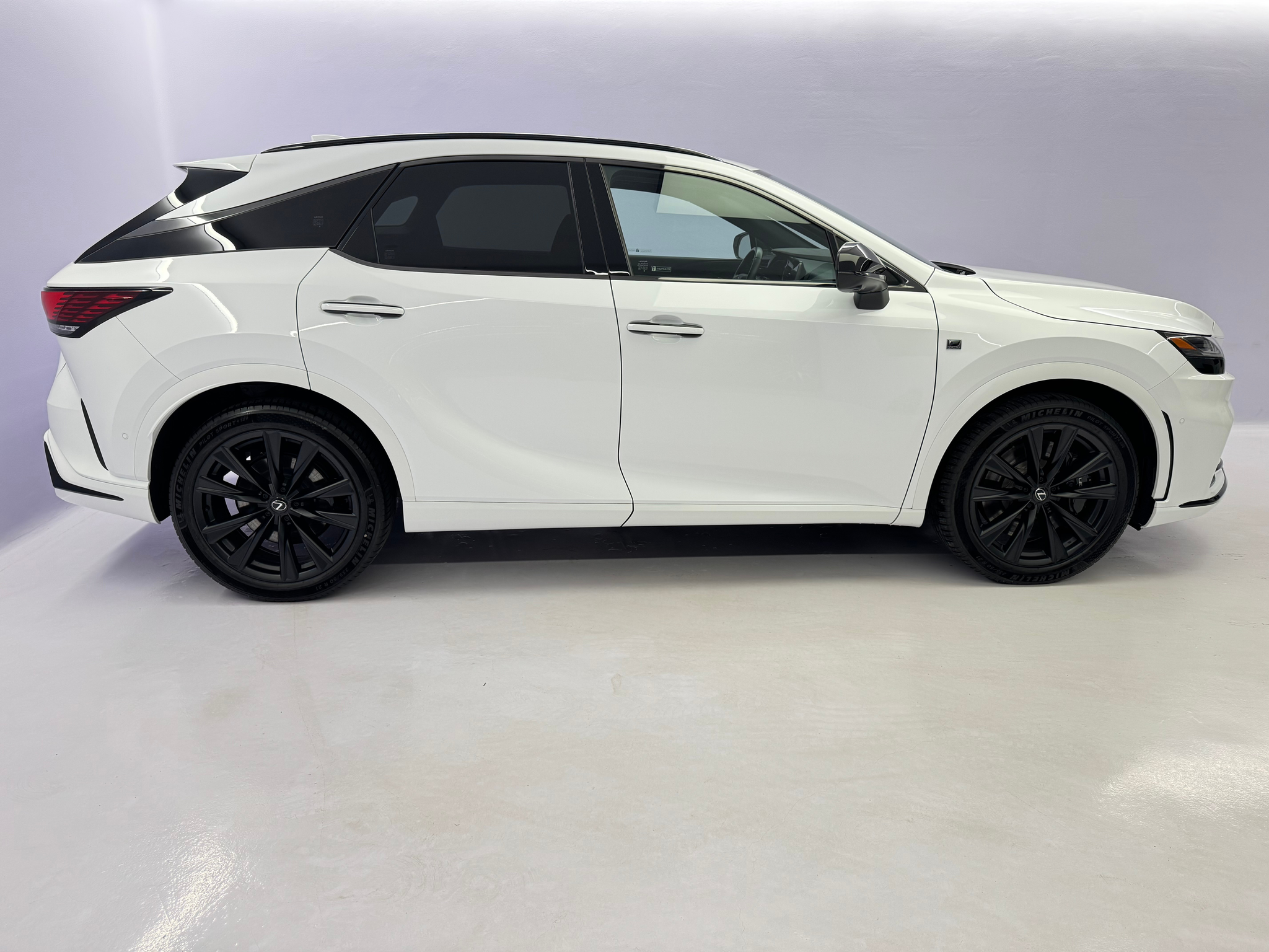 listing desktop thumbnail image 2